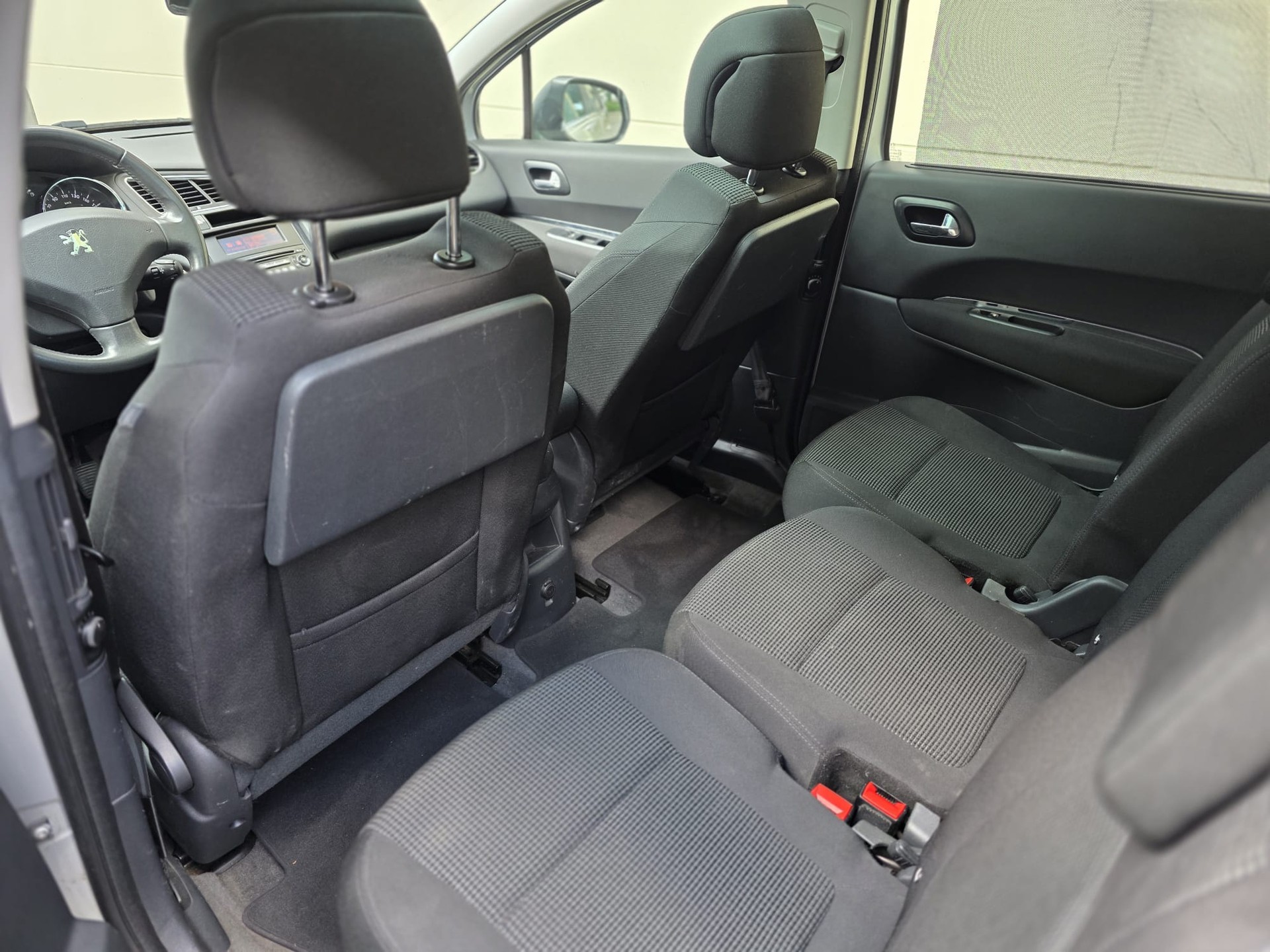 PEUGEOT 5008 1.6 16V VTI Trendy Clim-image-11