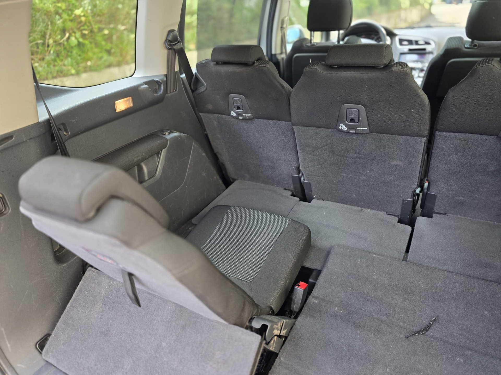 PEUGEOT 5008 1.6 16V VTI Trendy Clim-image-12