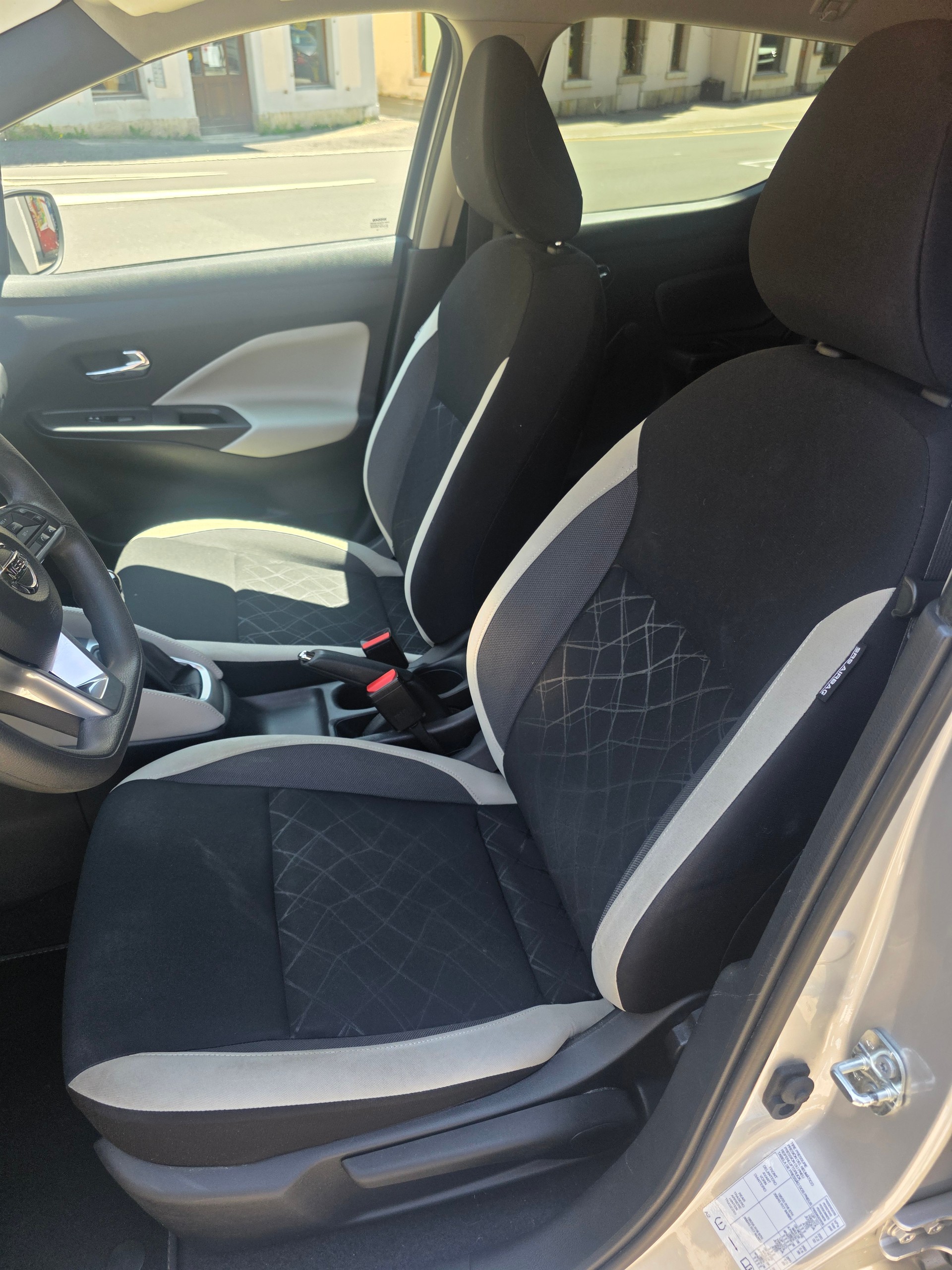 NISSAN Micra 0.9 IG-T n-connecta-image-12