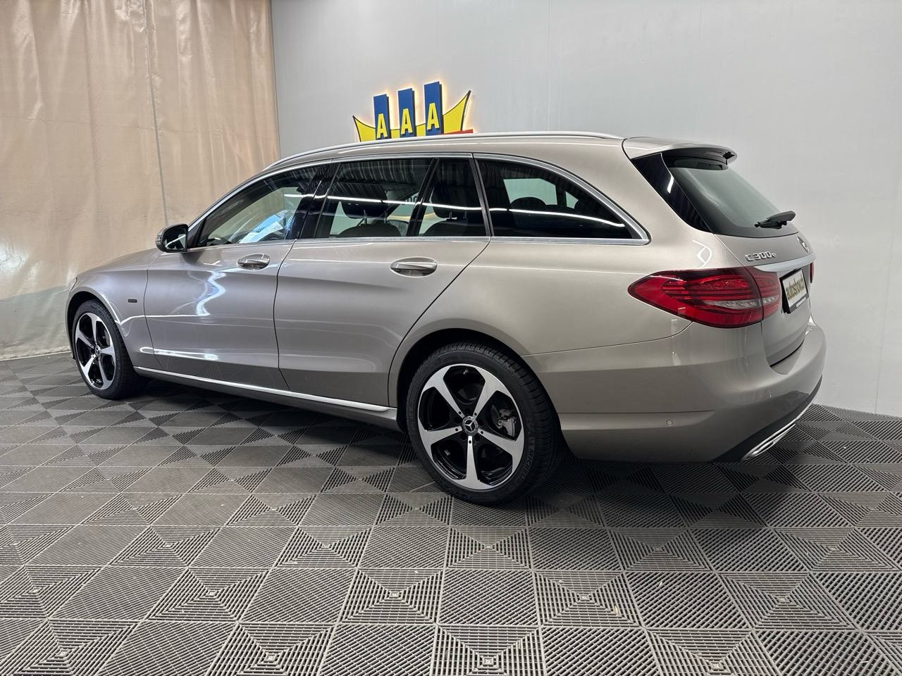 MERCEDES-BENZ C 300 e T-Modell Avantgarde 9G-Tronic-image-1