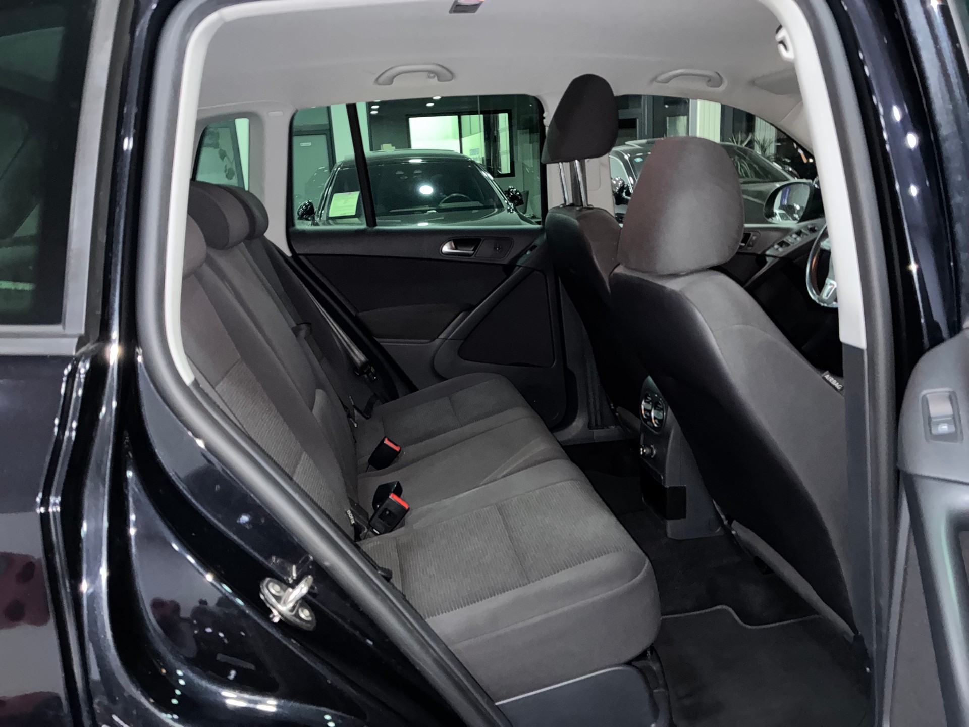VW Tiguan 2.0 TDI BlueMotion Trend&Fun 4Motion DSG-image-9