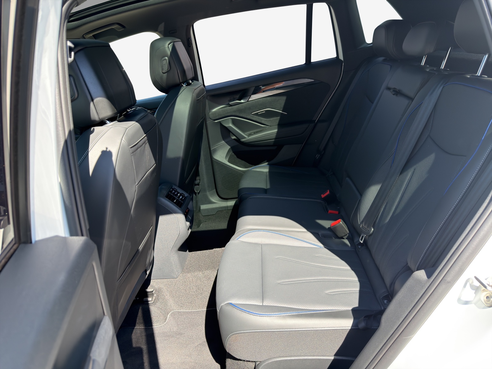 VW Tiguan 2.0 TSI DSG R-Line Plus 4Motion-image-11