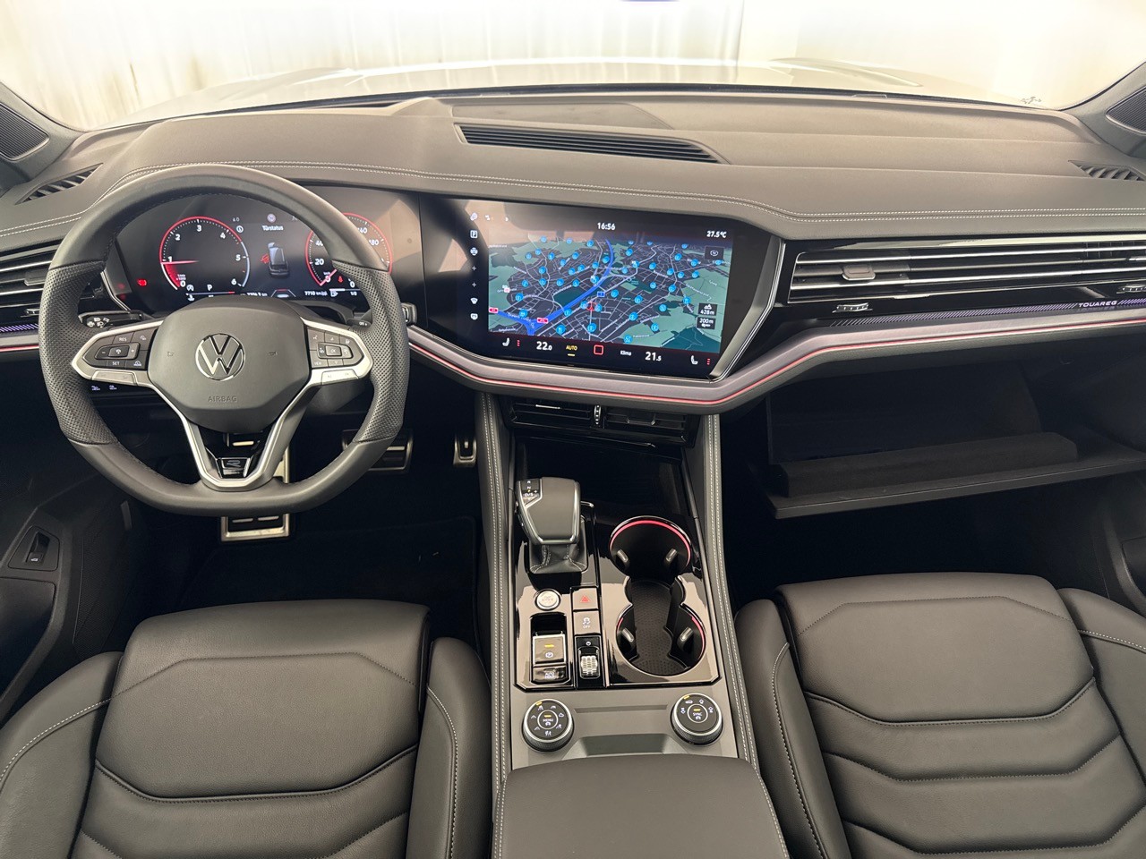 VW Touareg 3.0 TDI R-Line ''inkl. AHK & Standheizung''-image-6