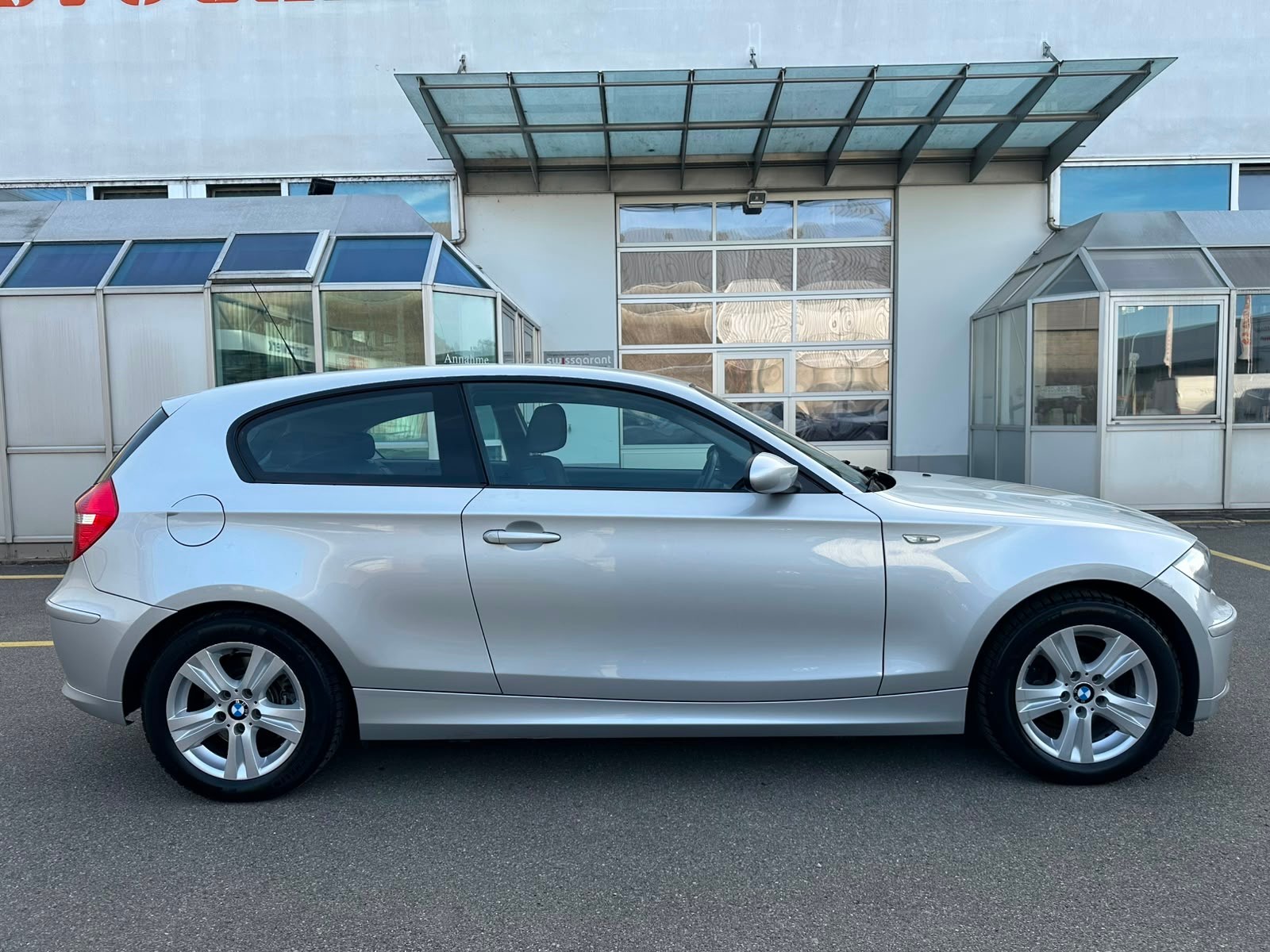 BMW 118d Access-image-4