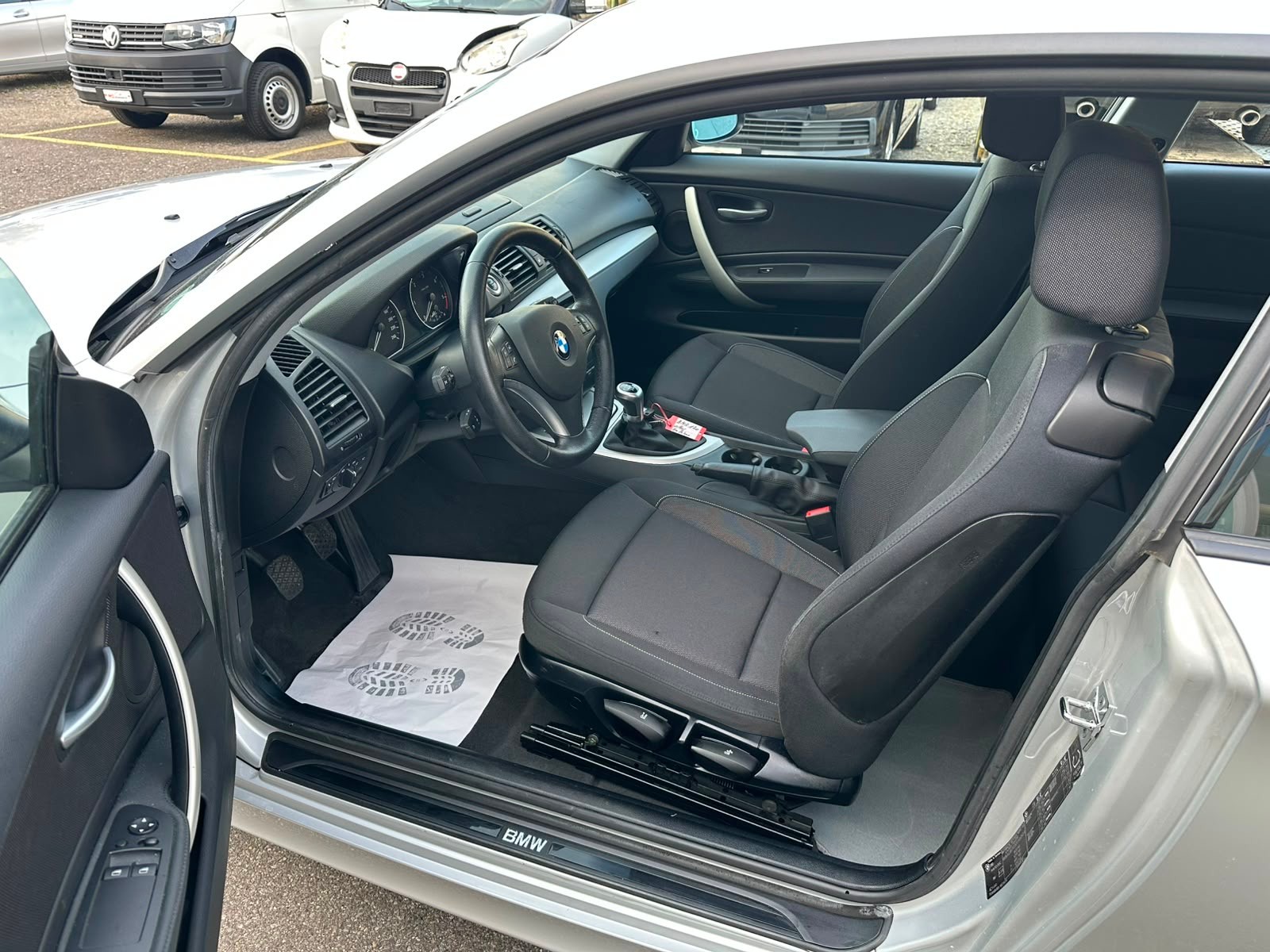 BMW 118d Access-image-8