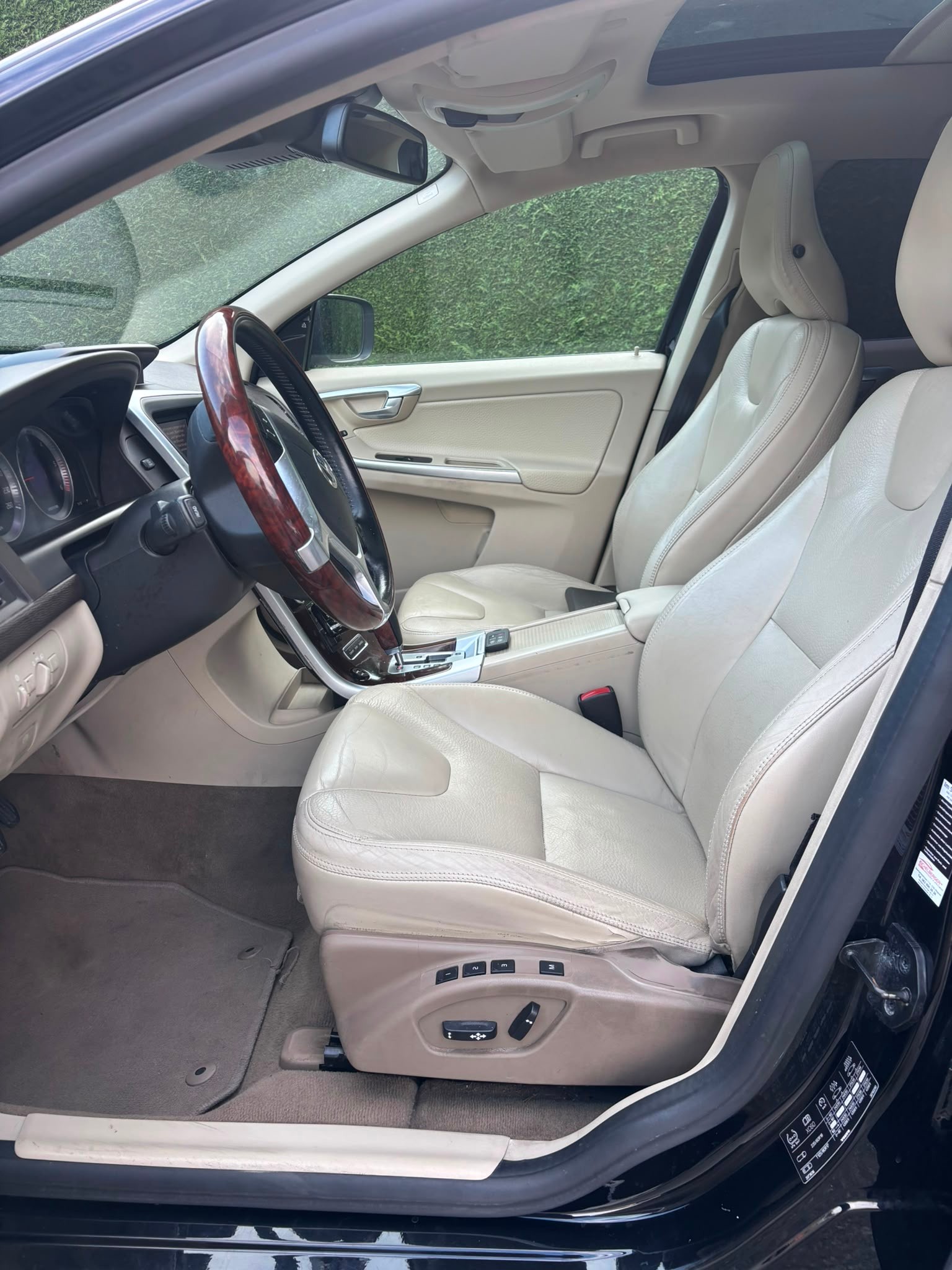 VOLVO XC60 D5 AWD Geartronic-image-7