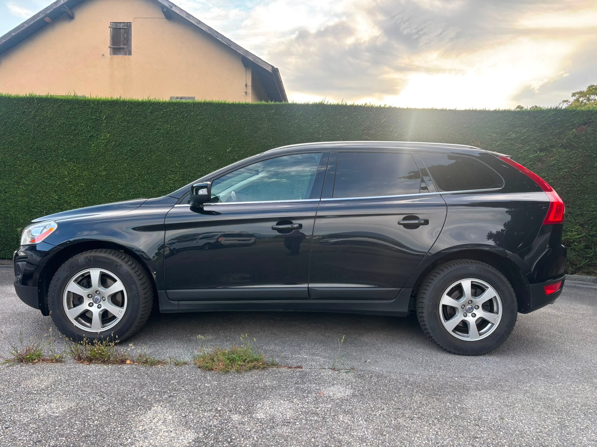 VOLVO XC60 D5 AWD Geartronic-image-4