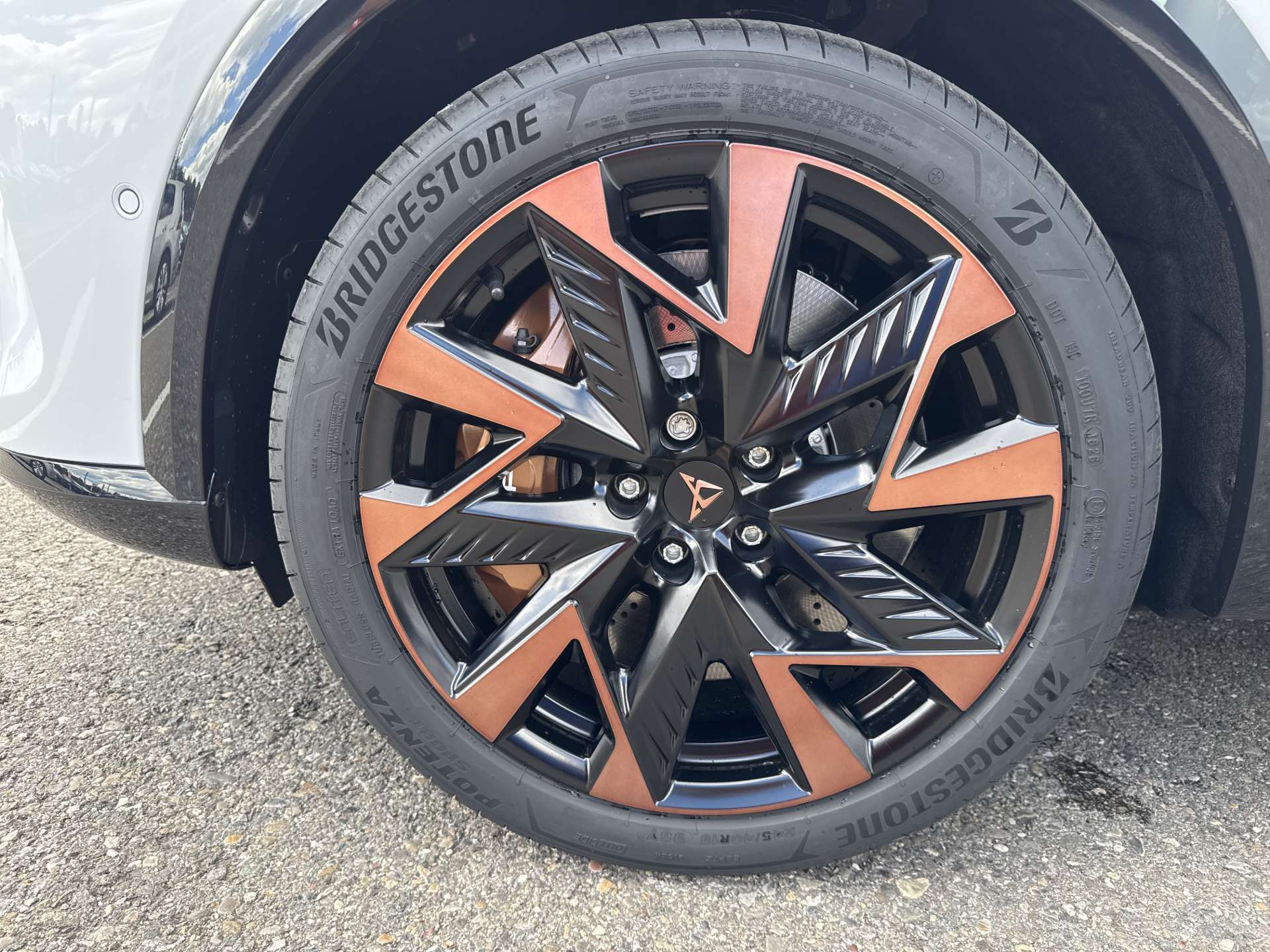 CUPRA Formentor 2.0 TSi Extreme 333PS 4Drive DSG-Automat-image-8