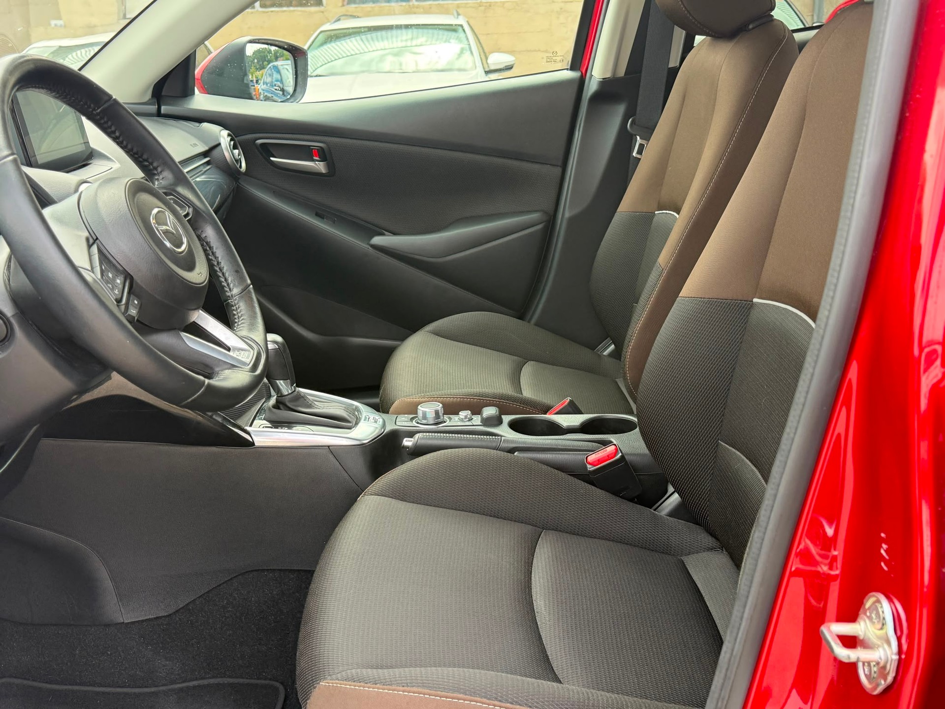 MAZDA 2 SKYACTIV-G 90 Revolution Automat-image-4