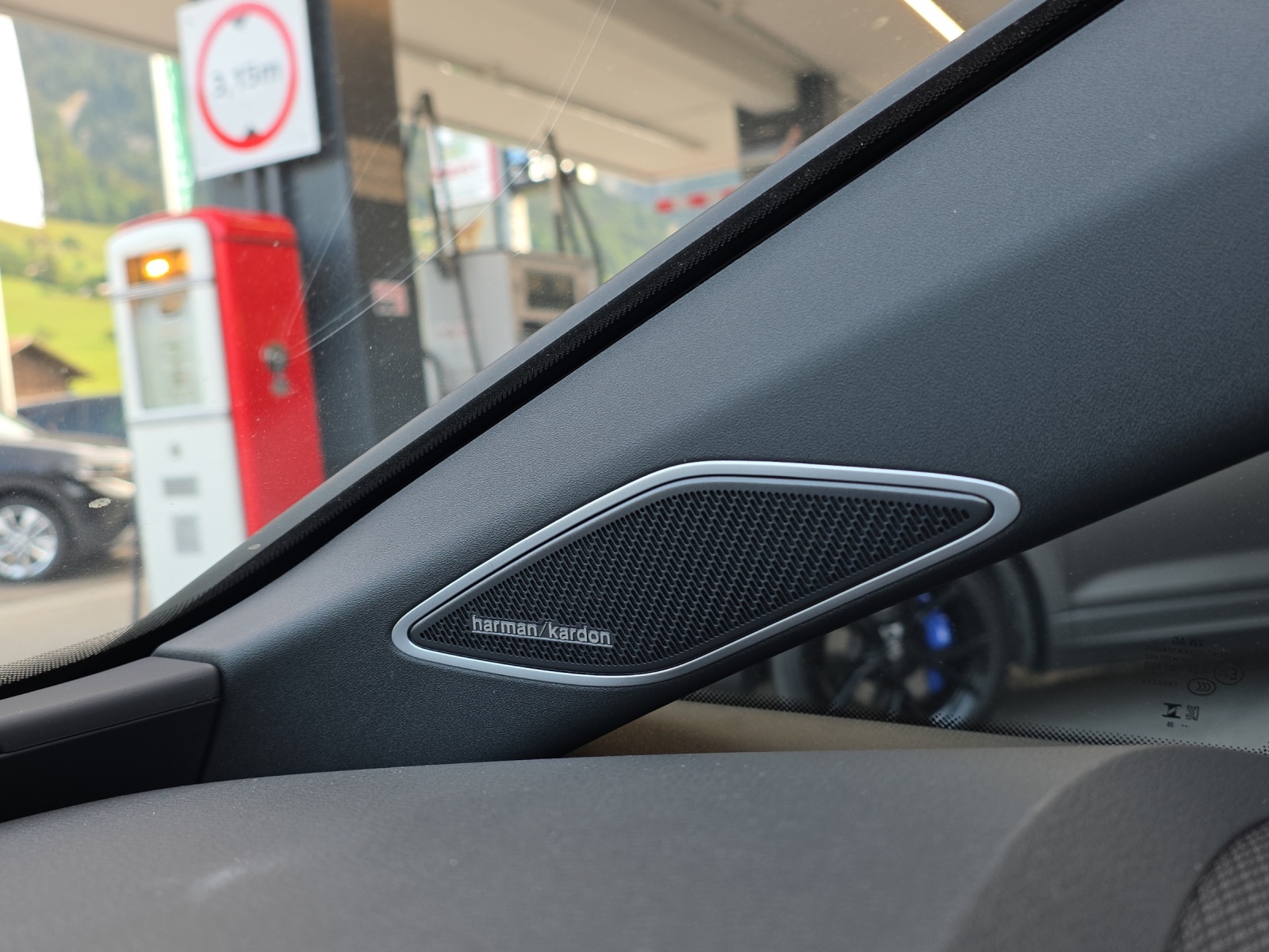 VW ID.3 Neo 79 kWh 231 PS Style-image-12