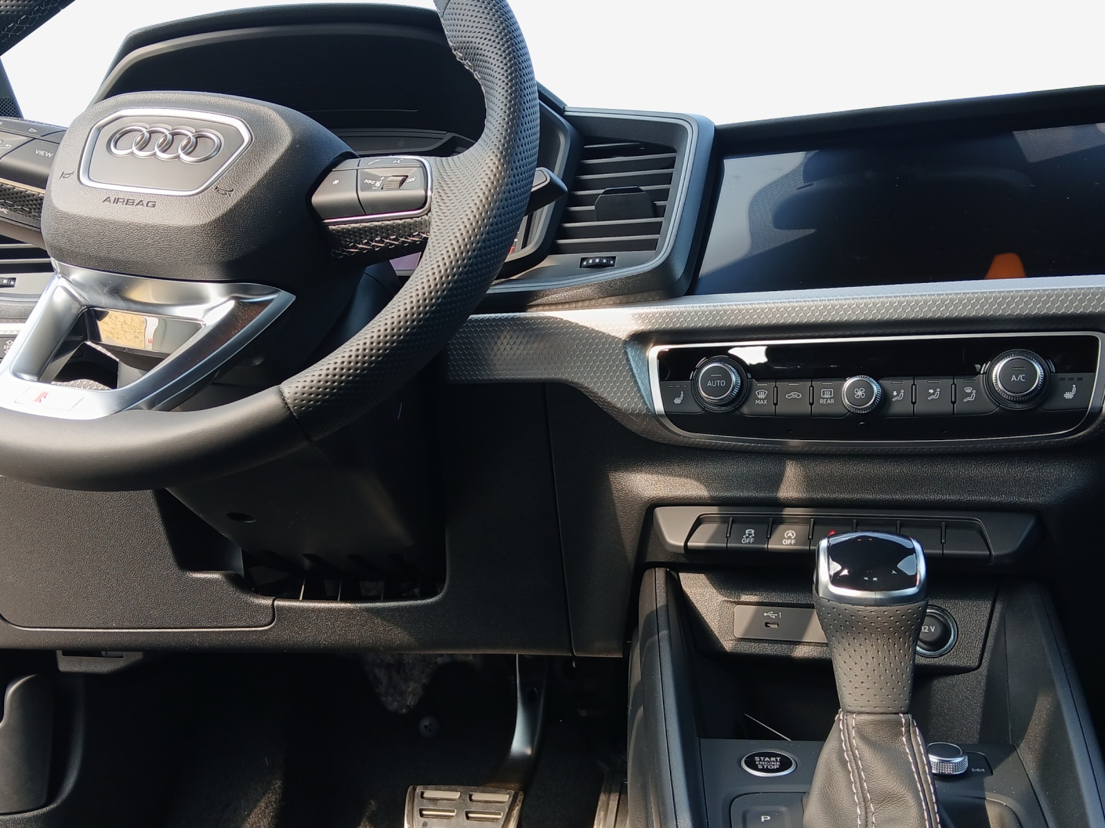 AUDI A1 Sportback 30 TFSI Attraction S-tronic-image-8