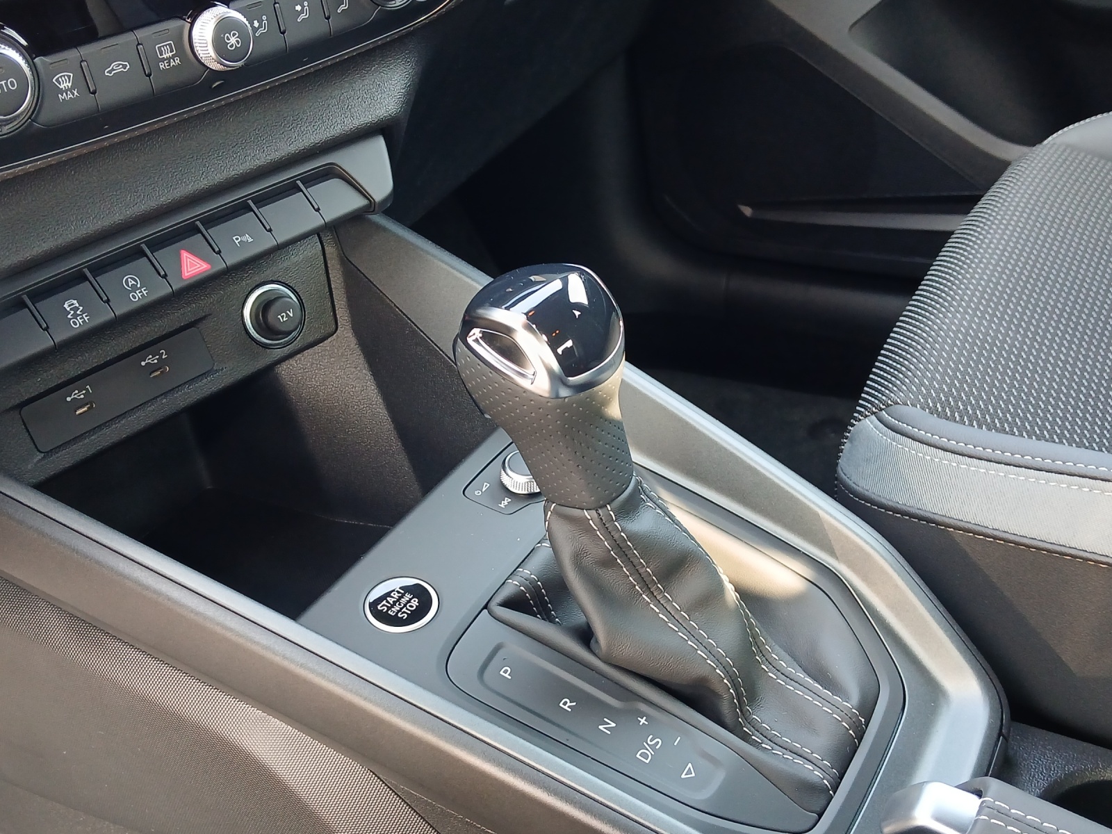 AUDI A1 Sportback 30 TFSI Attraction S-tronic-image-15
