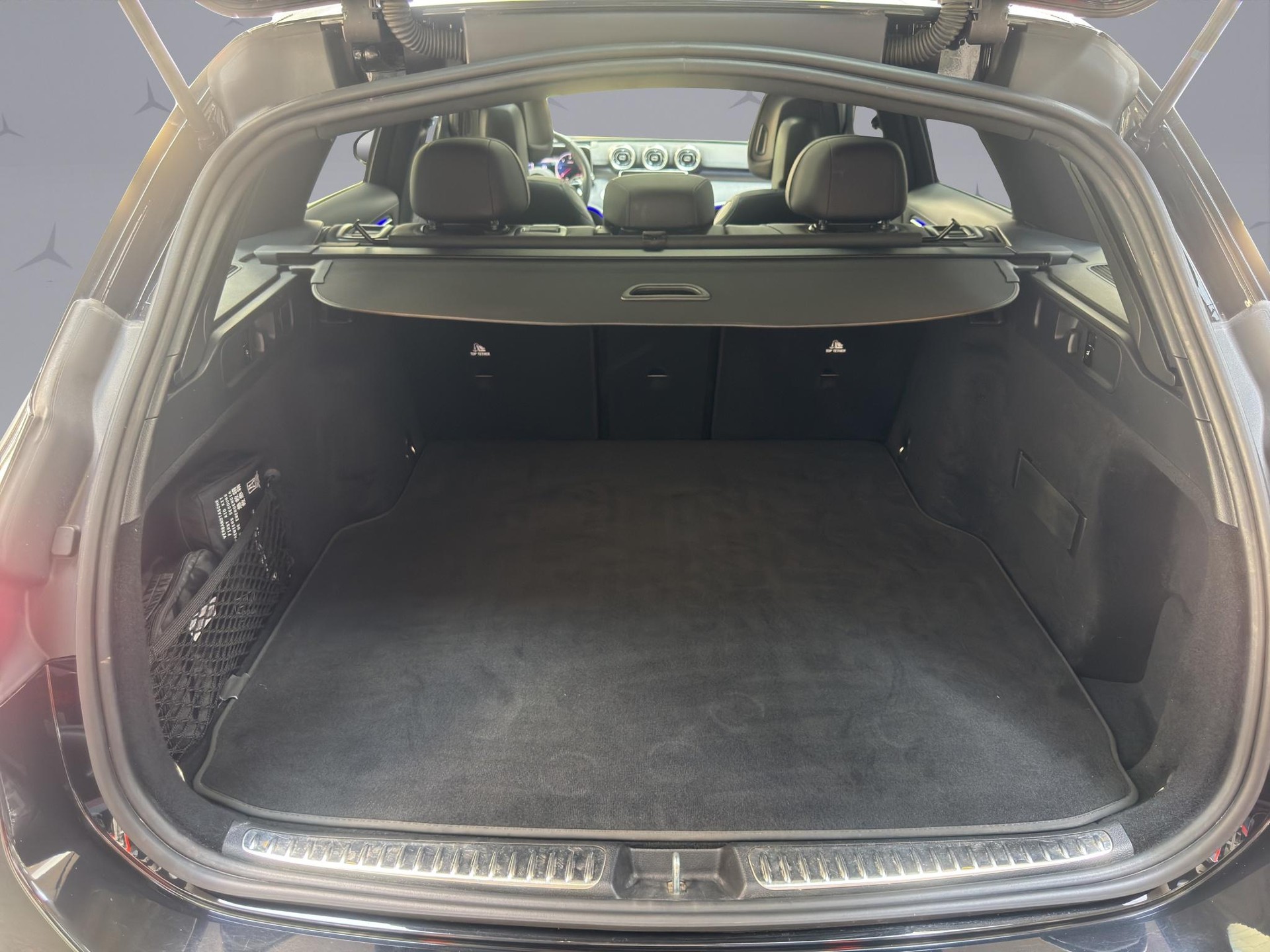 MERCEDES-BENZ C 220 d AMG Line 4matic Kombi-image-17