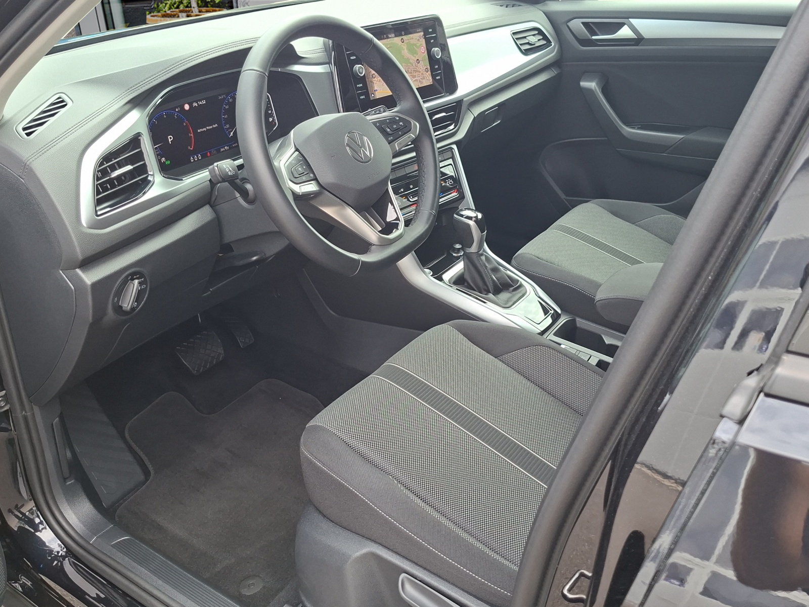 VW T-Roc 1.5 TSI EVO Life United DSG-image-10