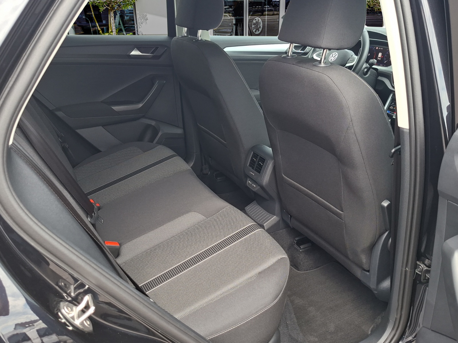 VW T-Roc 1.5 TSI EVO Life United DSG-image-21