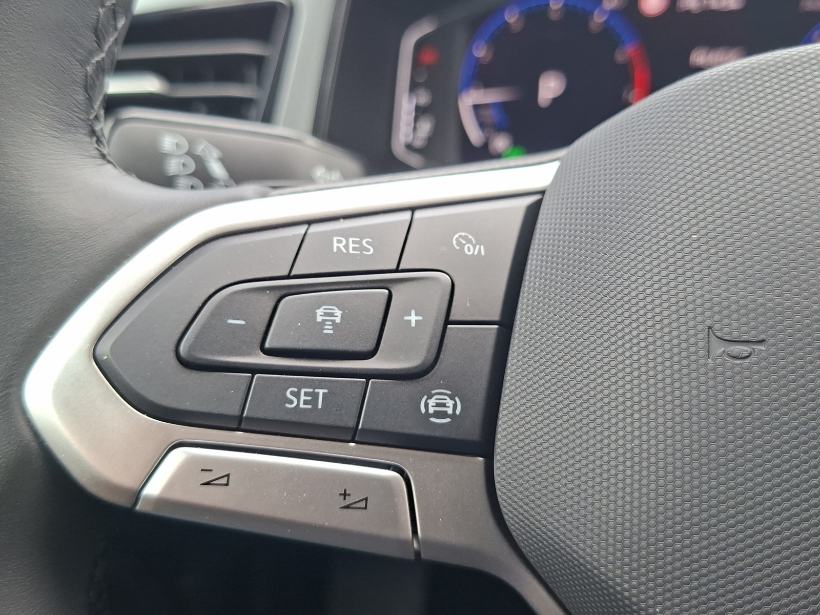 VW T-Roc 1.5 TSI EVO Life United DSG-image-24