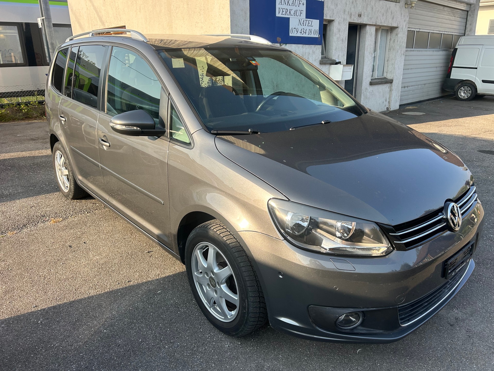VW Touran 1.6 TDI Comfortline DSG-image-1