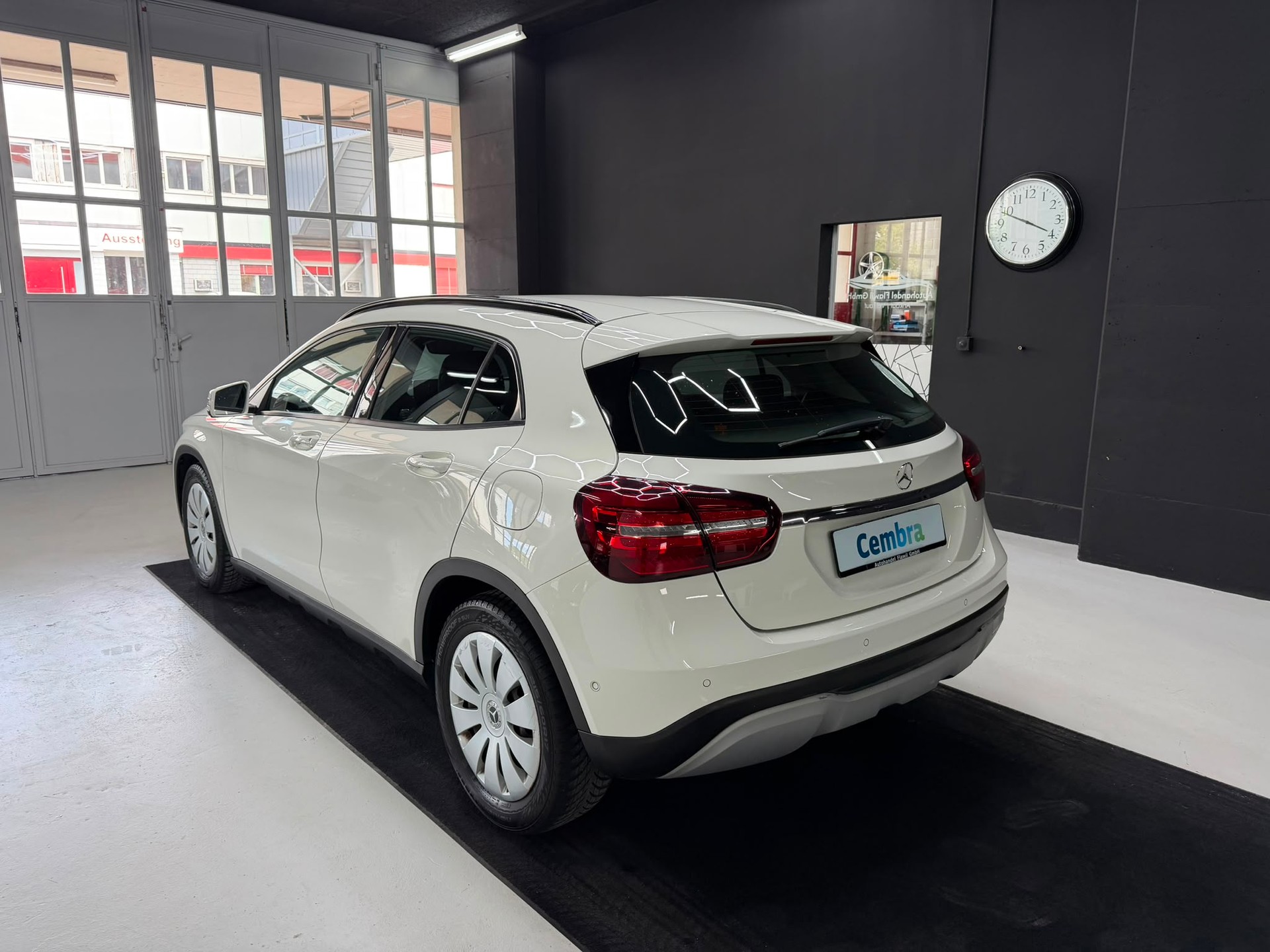 MERCEDES-BENZ GLA 200 CDI Urban 4Matic 7G-DCT-image-14