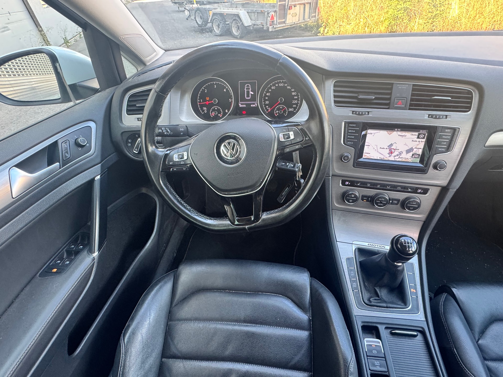 VW Golf Variant 2.0 TDI Highline 4Motion R-line-image-5