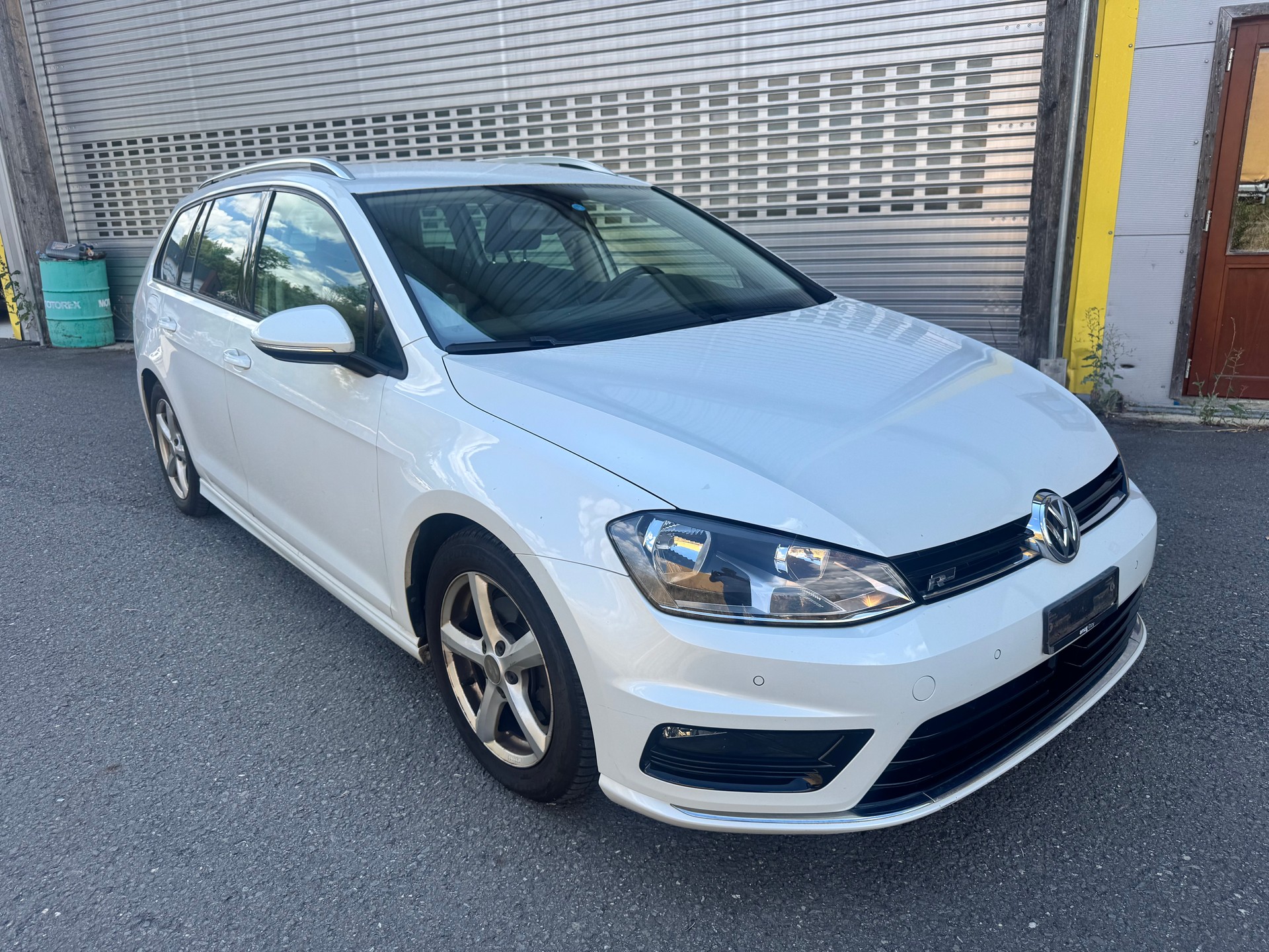VW Golf Variant 2.0 TDI Highline 4Motion R-line-image-0