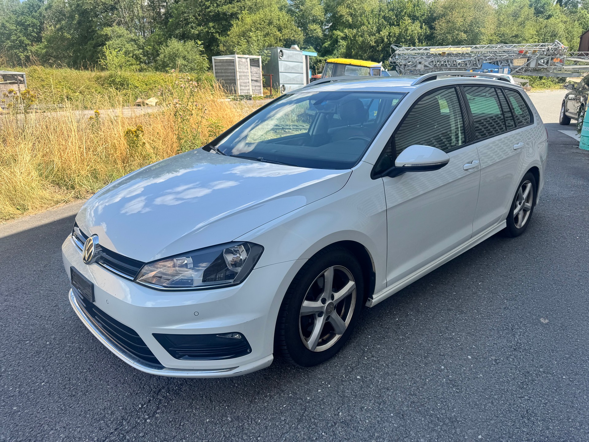 VW Golf Variant 2.0 TDI Highline 4Motion R-line-image-2