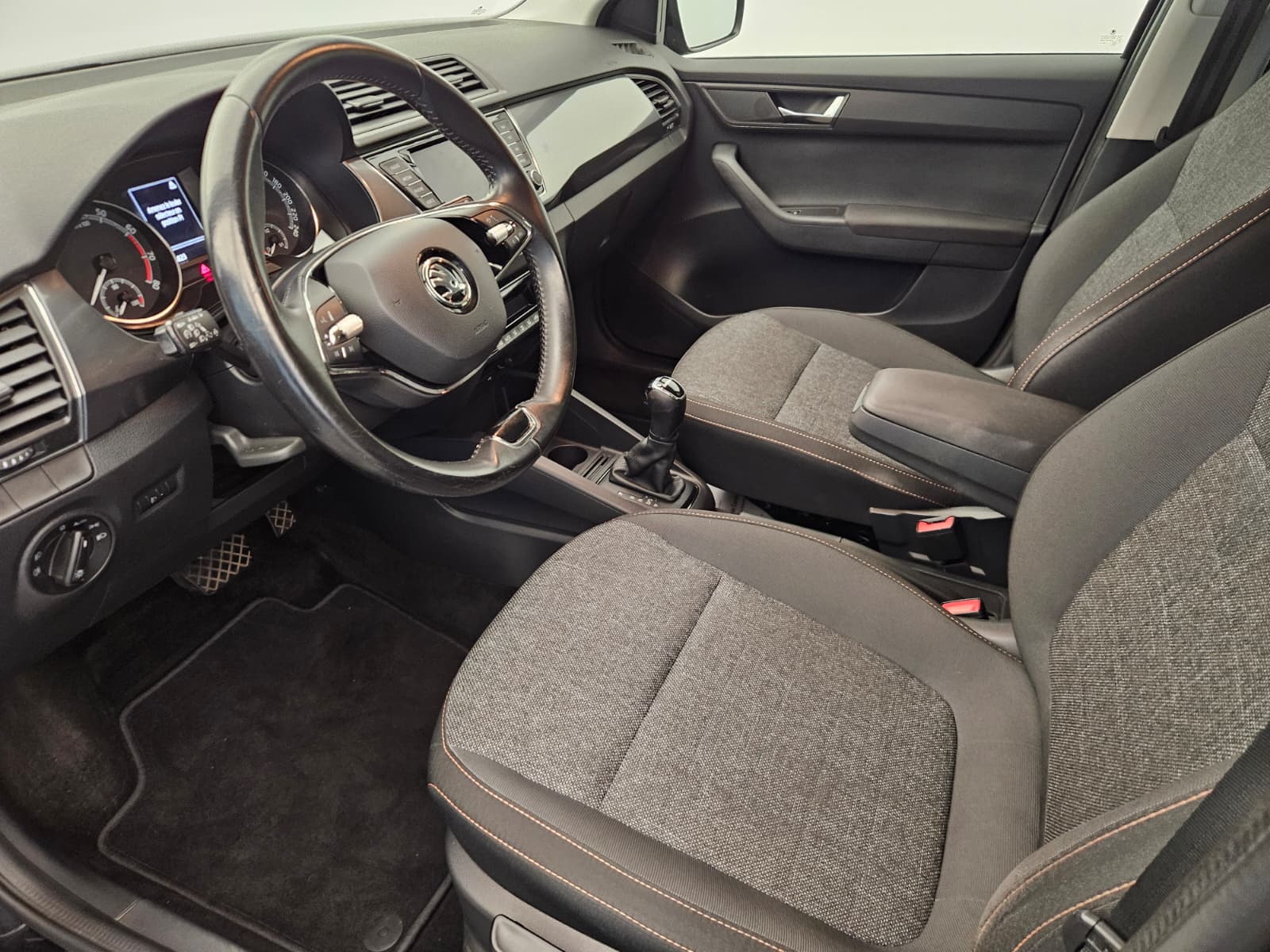 SKODA Fabia Combi 1.0 TSI Clever DSG-image-10
