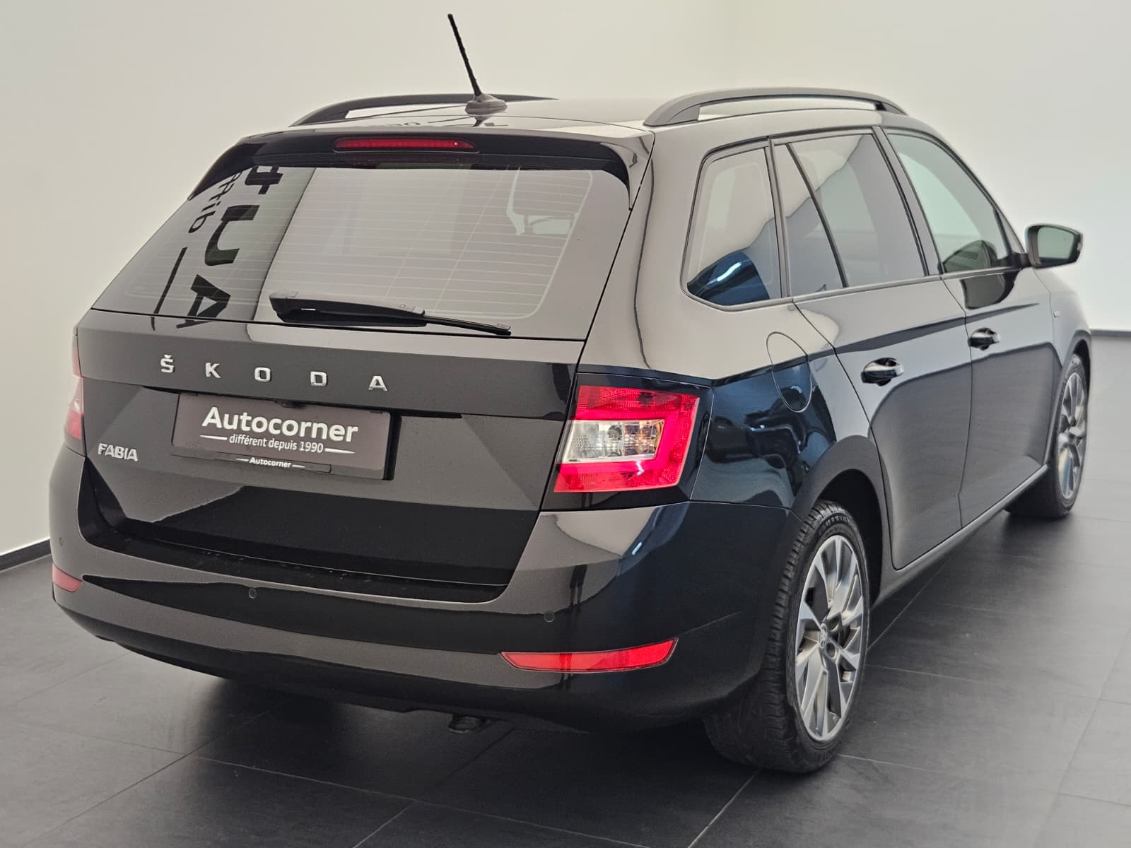 SKODA Fabia Combi 1.0 TSI Clever DSG-image-6