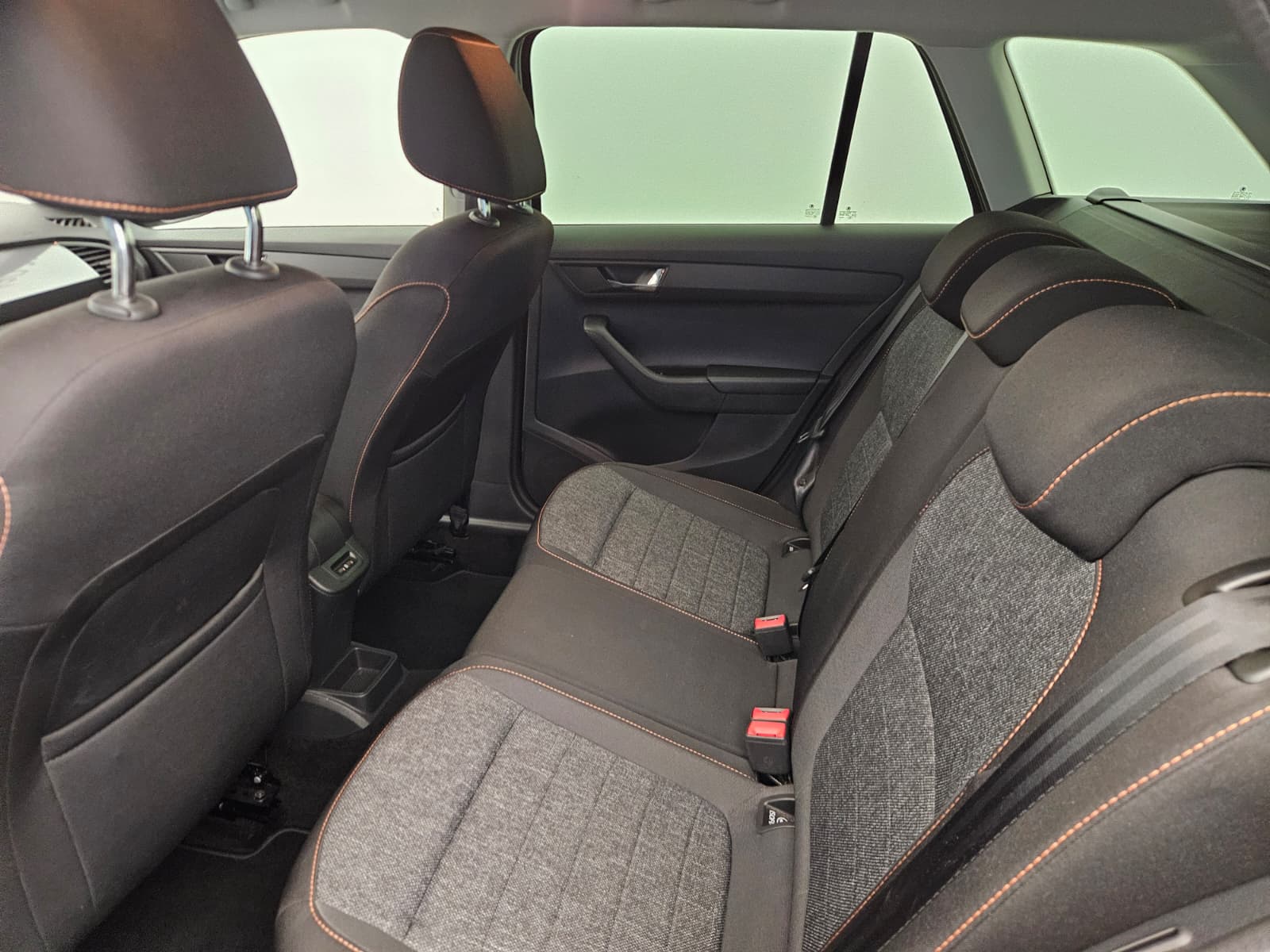 SKODA Fabia Combi 1.0 TSI Clever DSG-image-12