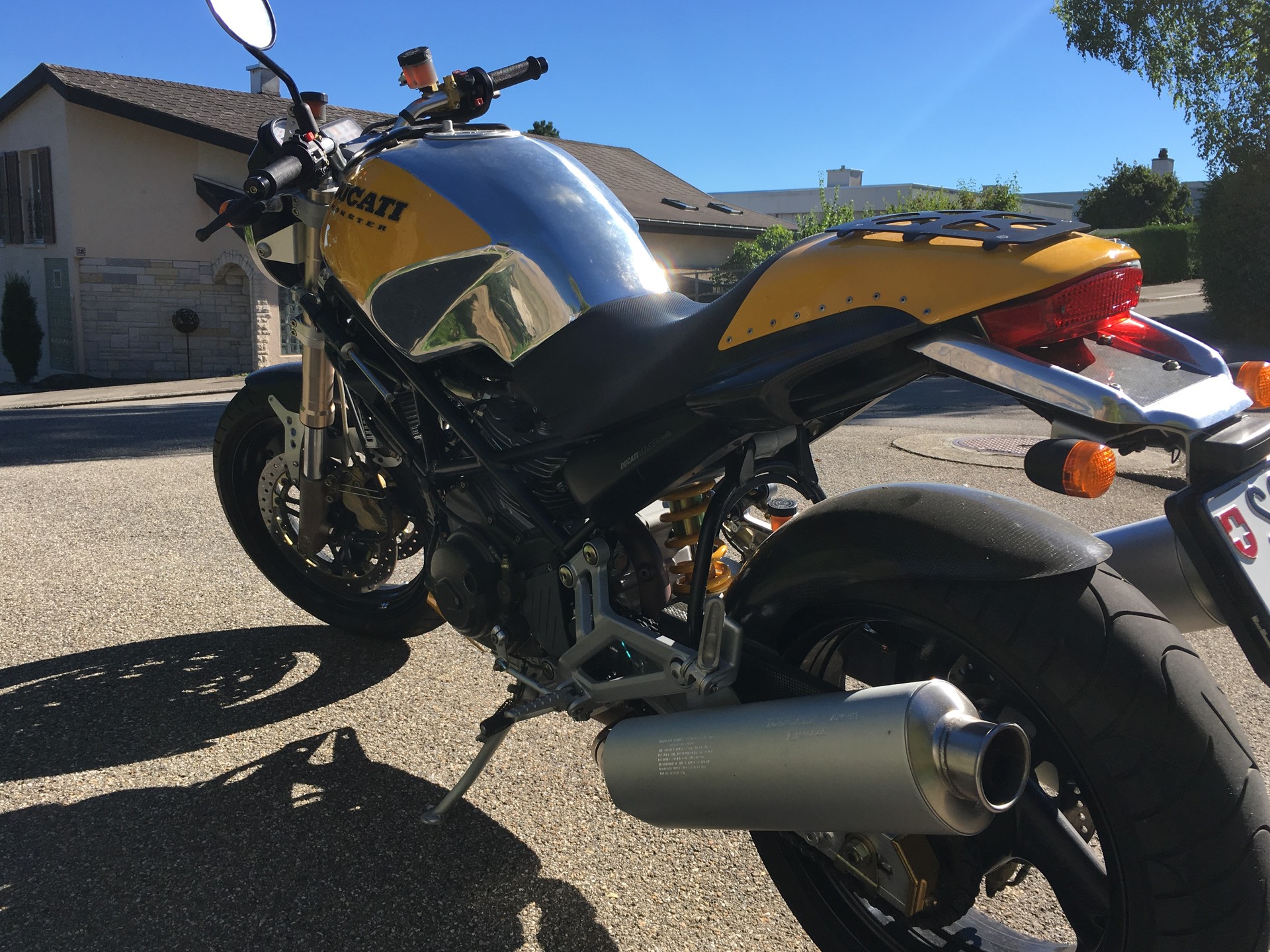 DUCATI MONSTER 900-image-2