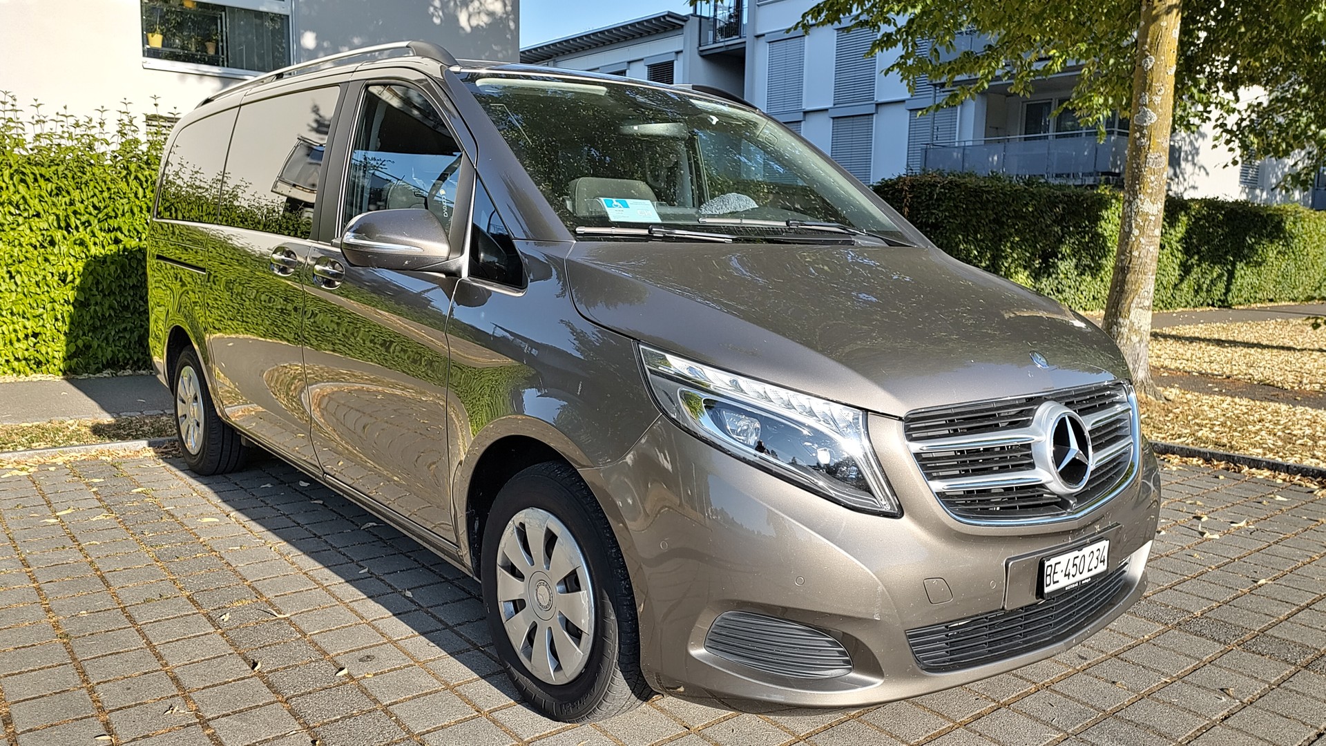 MERCEDES-BENZ V 220 d lang-image-0