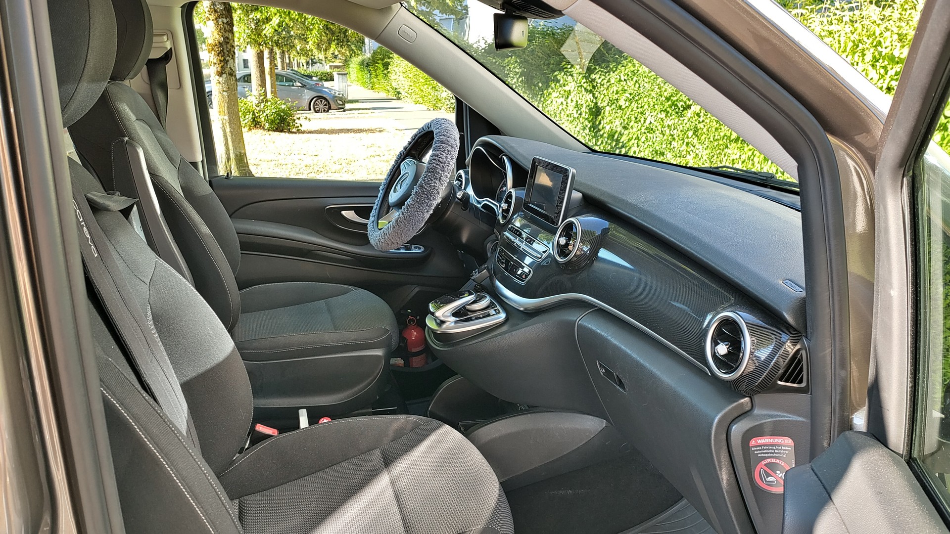 MERCEDES-BENZ V 220 d lang-image-3