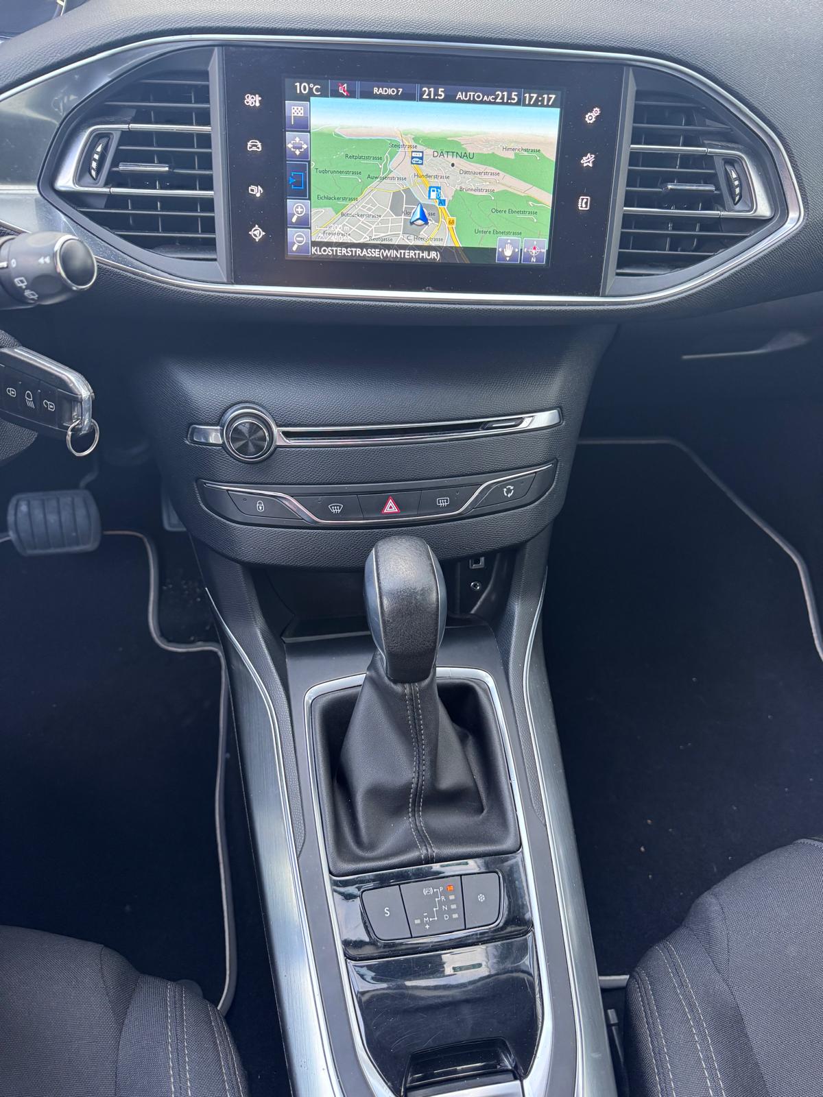 PEUGEOT 308 SW 2.0 BlueHDI Active Automatic-image-10