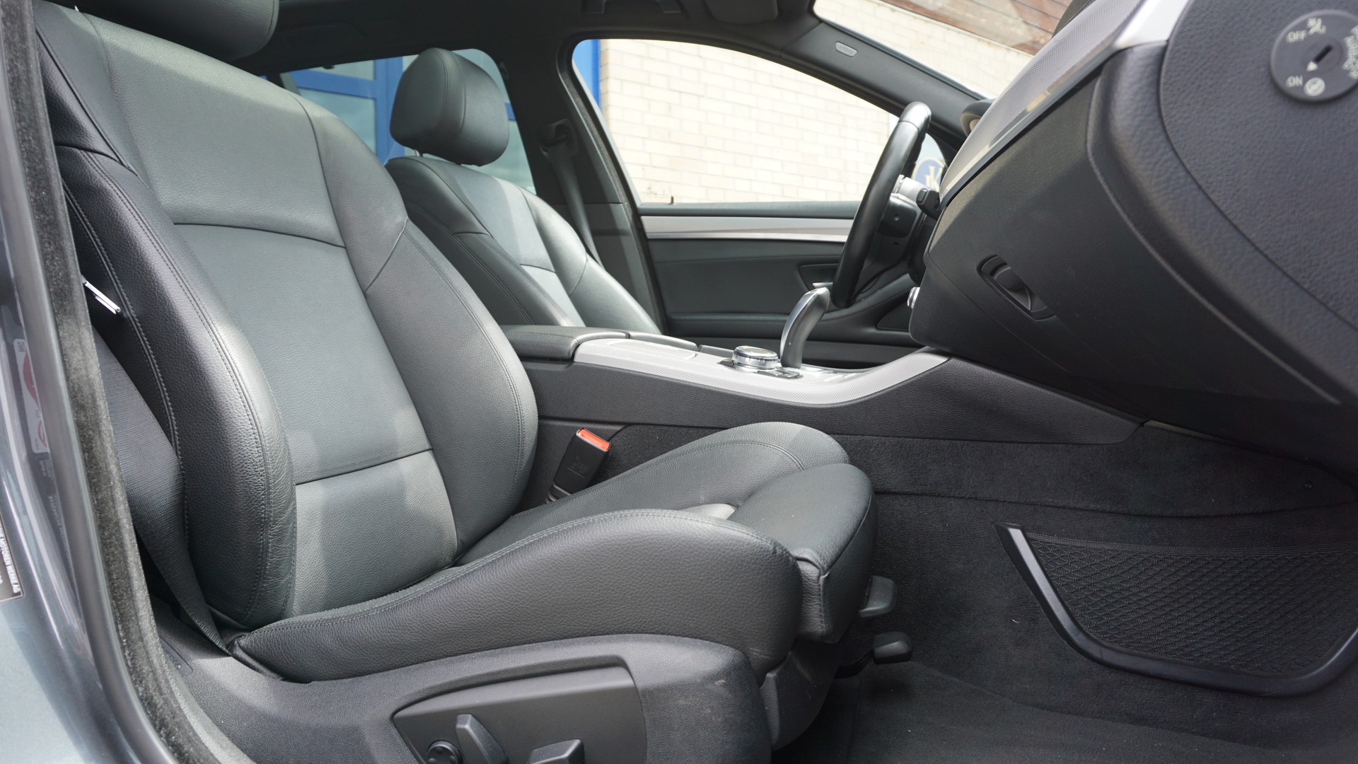 BMW 525d Touring xDrive Steptronic-image-15