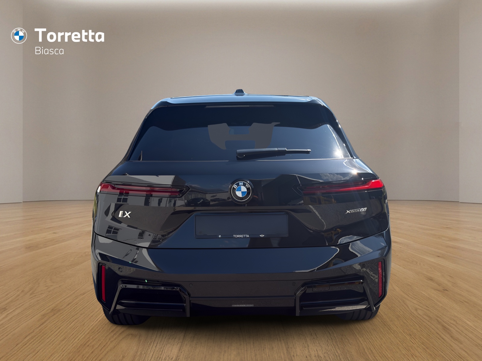 BMW iX xDrive60 M Sport-image-3