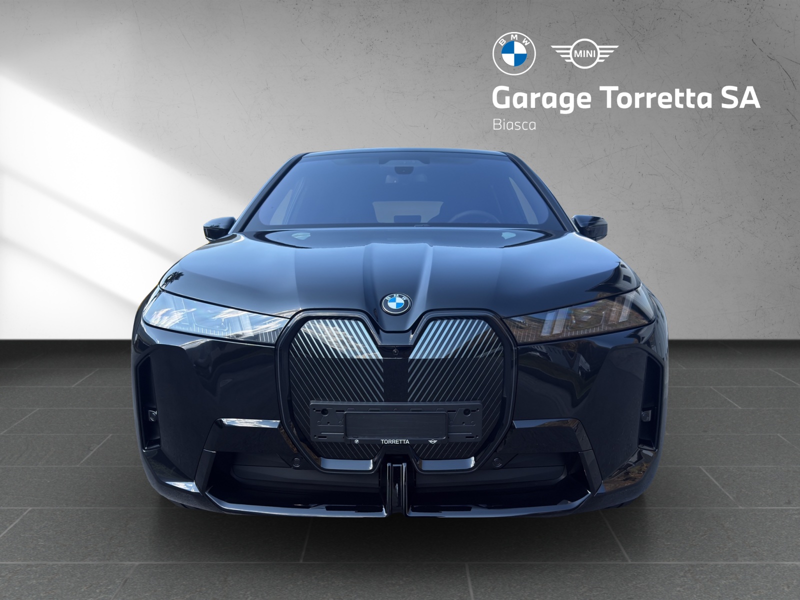 BMW iX xDrive60 M Sport-image-7