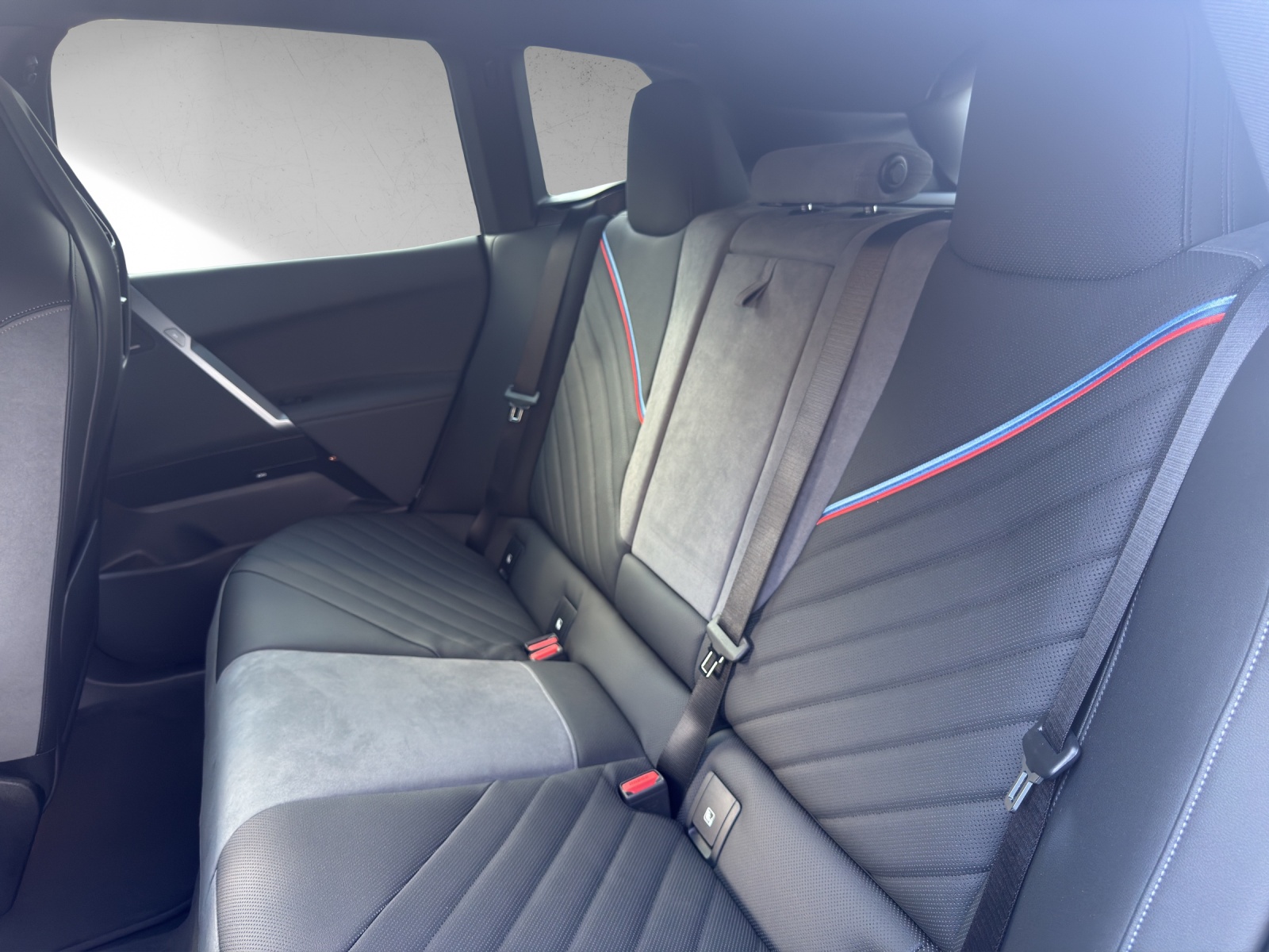 BMW iX xDrive60 M Sport-image-16