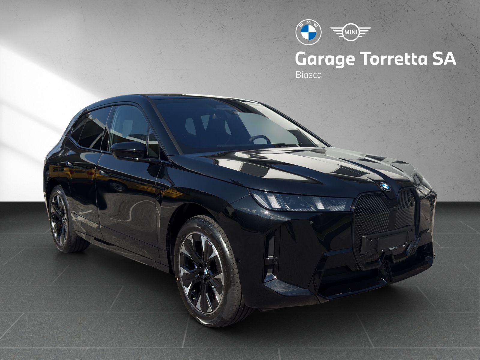BMW iX xDrive60 M Sport-image-6