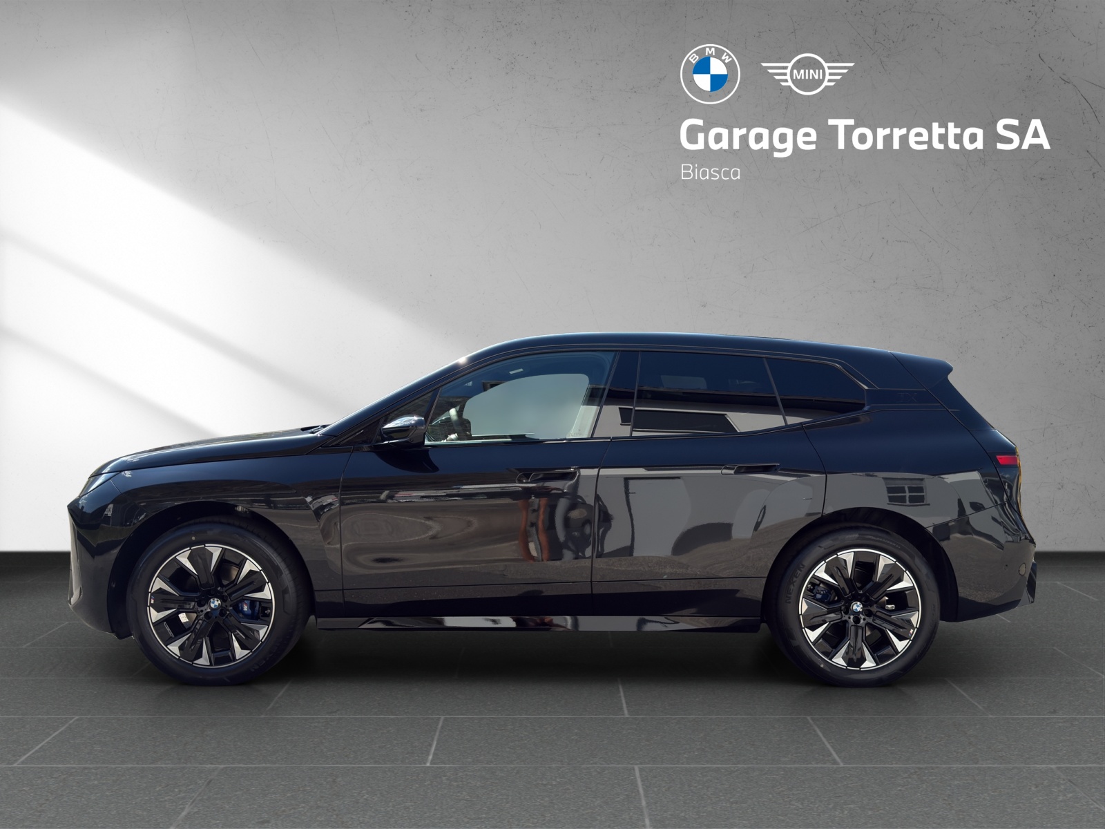 BMW iX xDrive60 M Sport-image-1