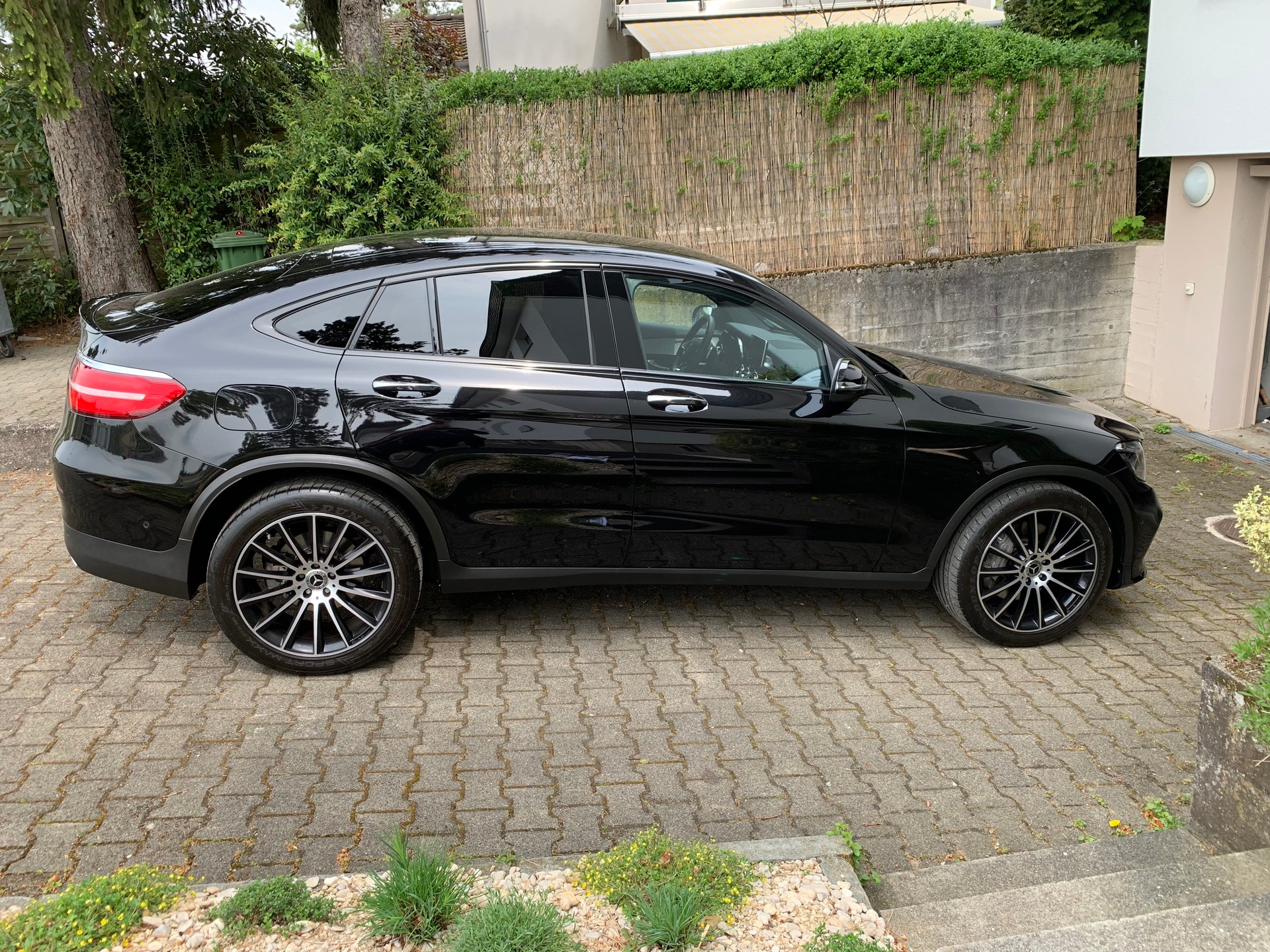 MERCEDES-BENZ GLC 300 AMG Line 4m-image-1