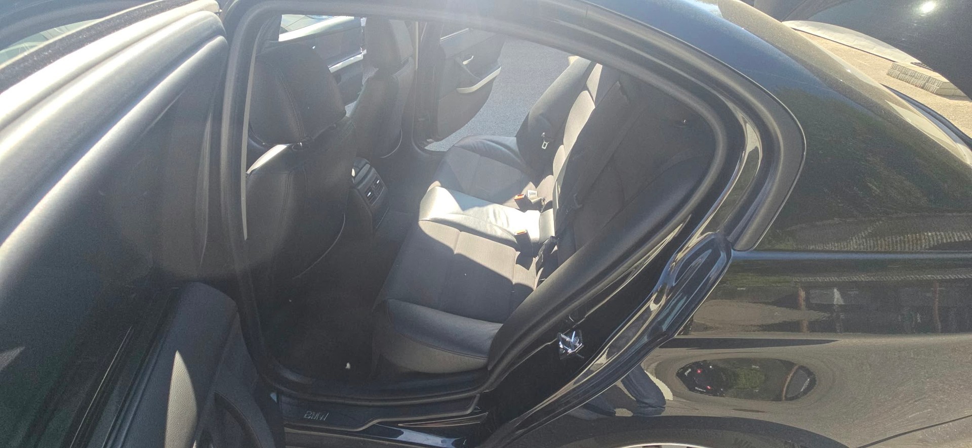 BMW 318i Access-image-7