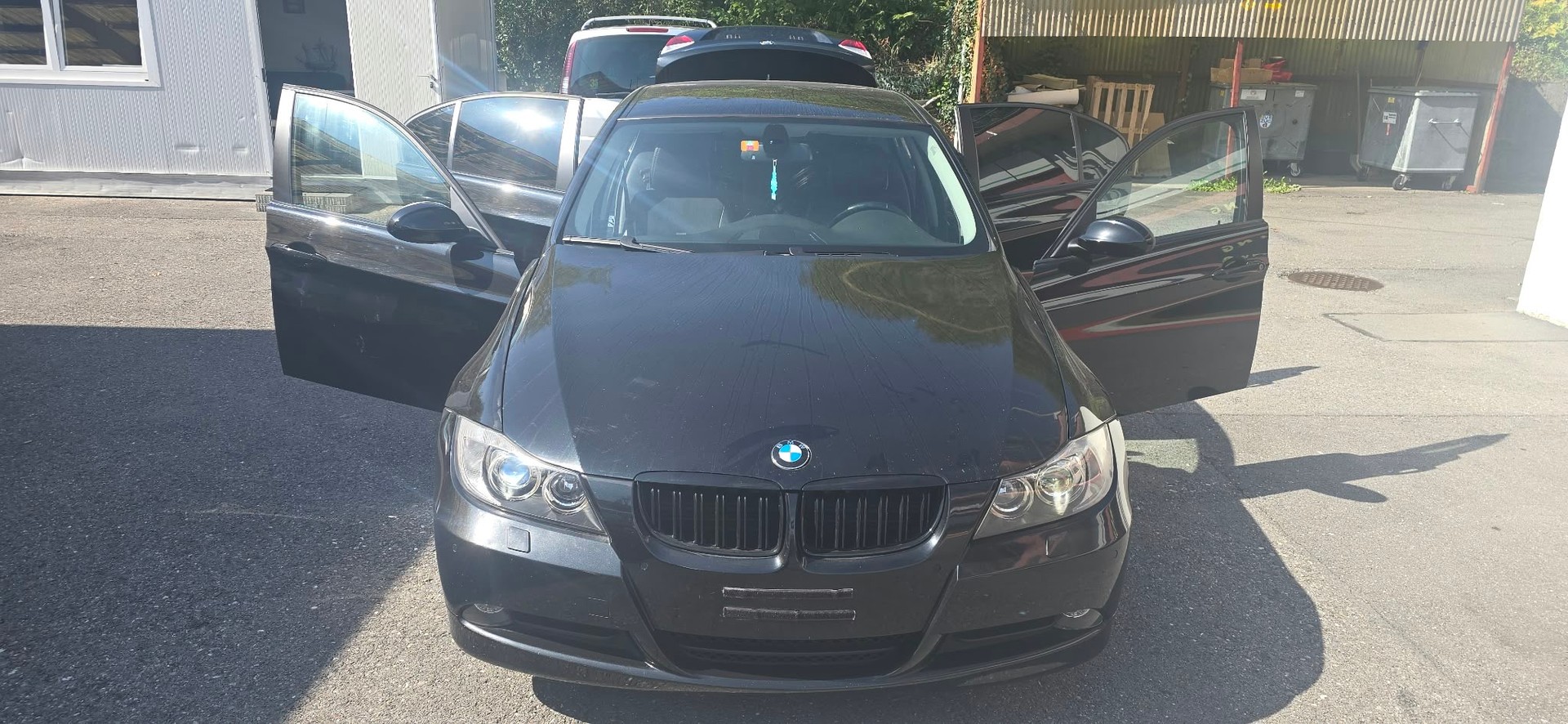 BMW 318i Access-image-12