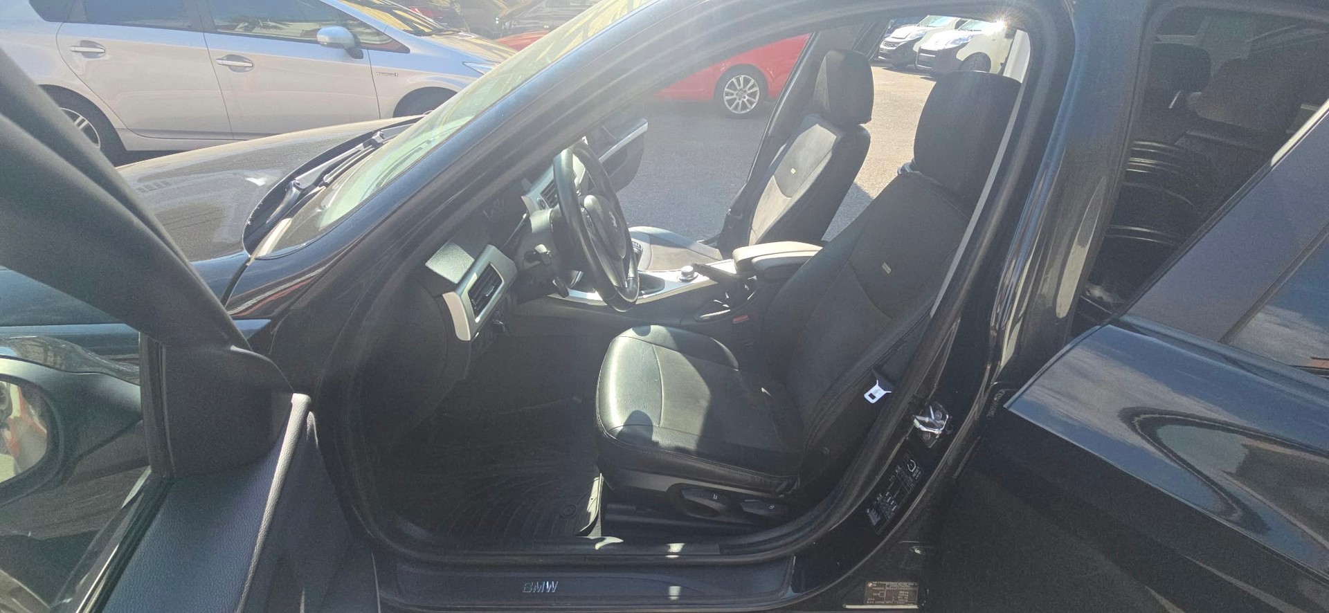 BMW 318i Access-image-6