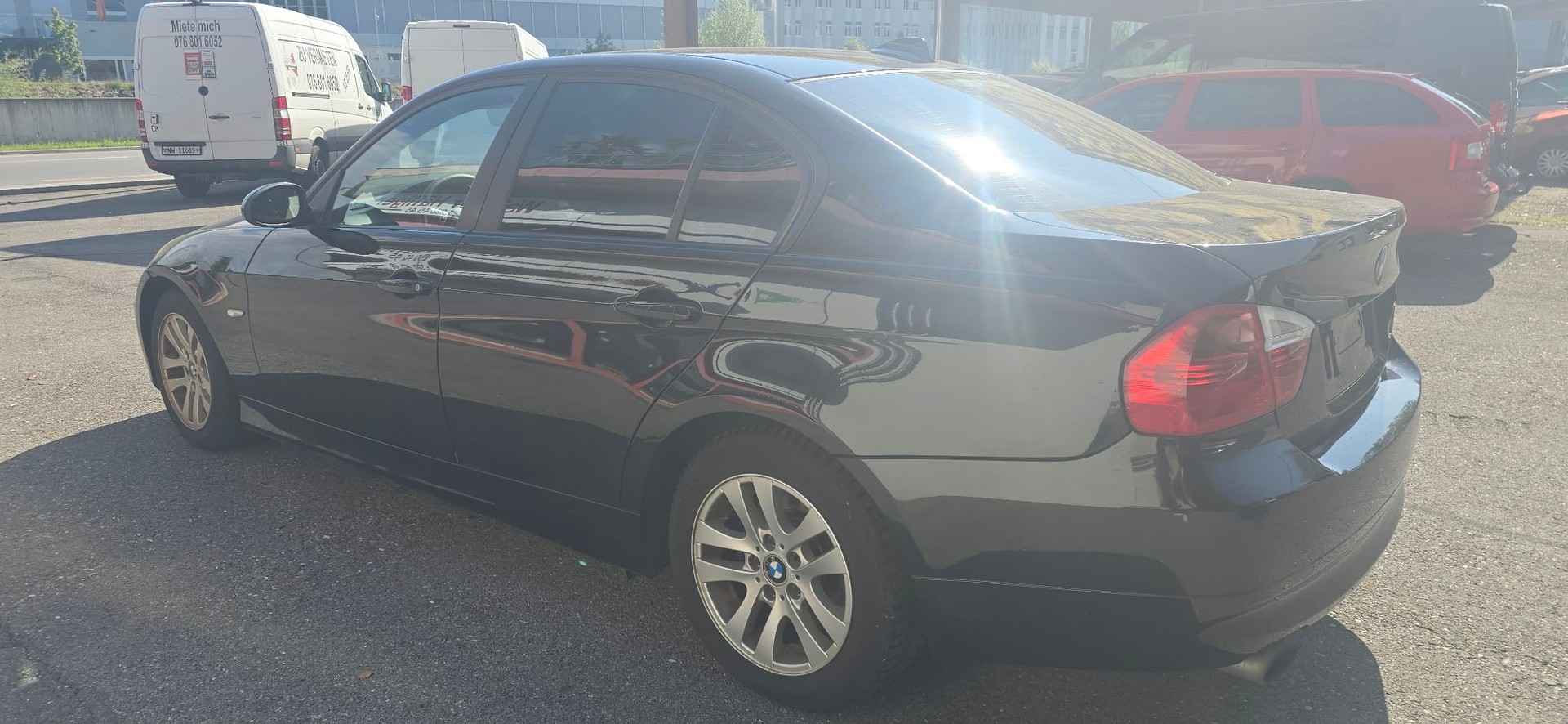 BMW 318i Access-image-3