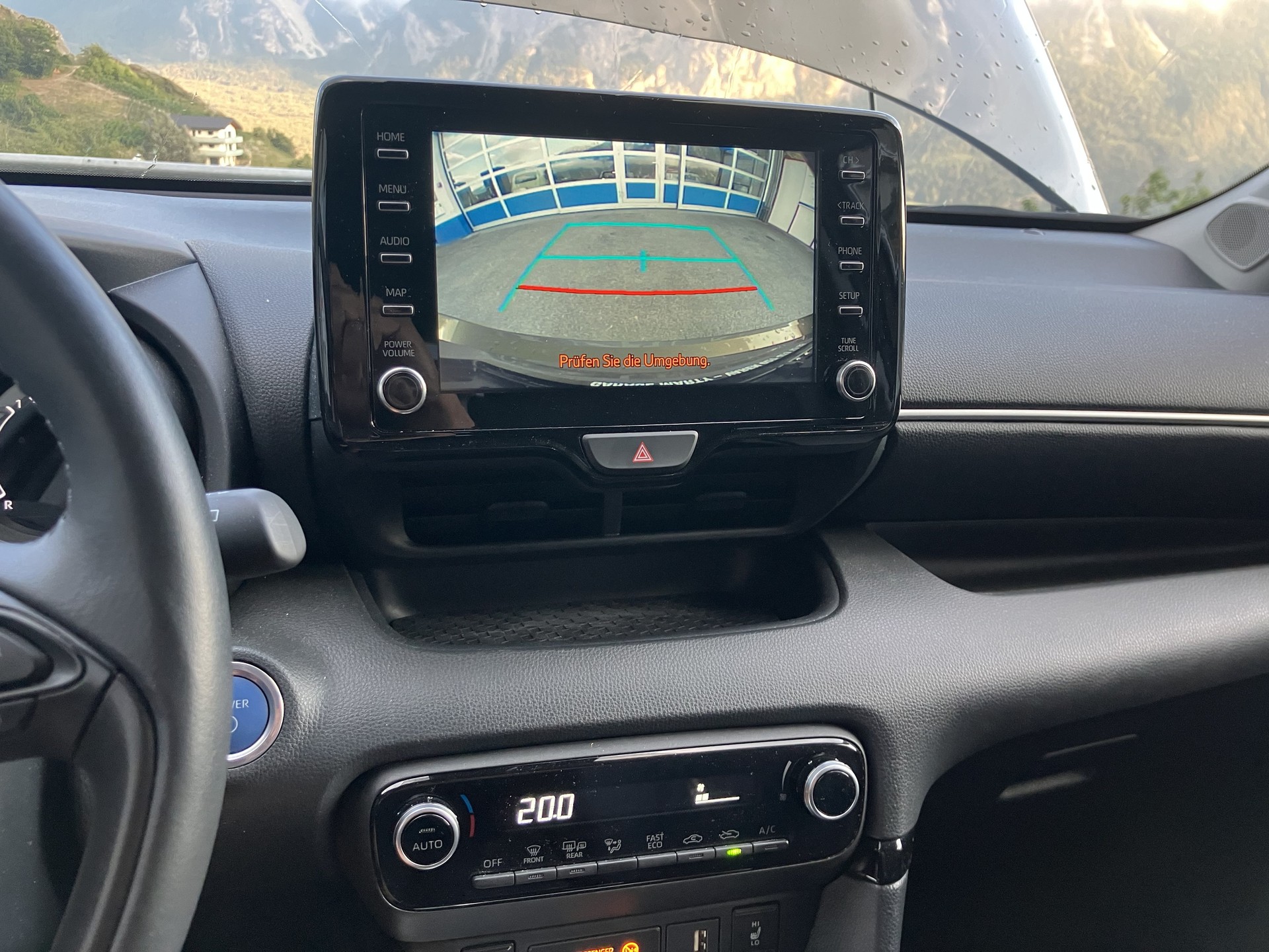 TOYOTA Yaris 1.5 Trend e-CVT-image-6