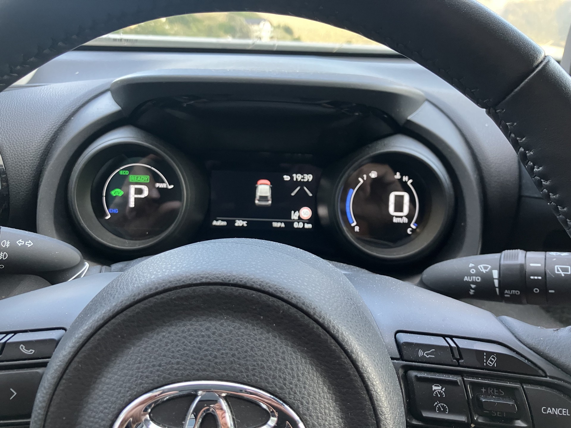 TOYOTA Yaris 1.5 Trend e-CVT-image-7