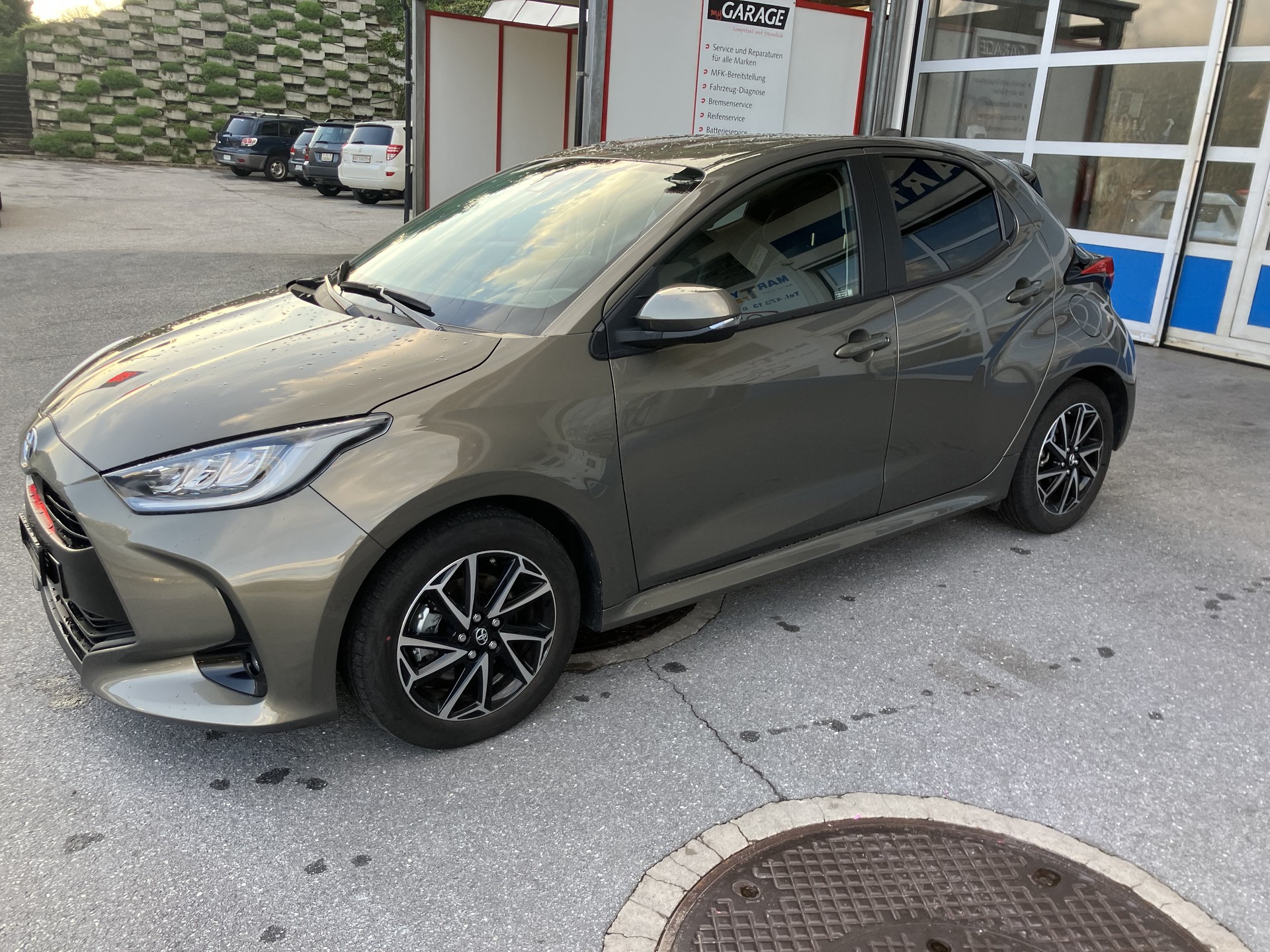 TOYOTA Yaris 1.5 Trend e-CVT-image-2