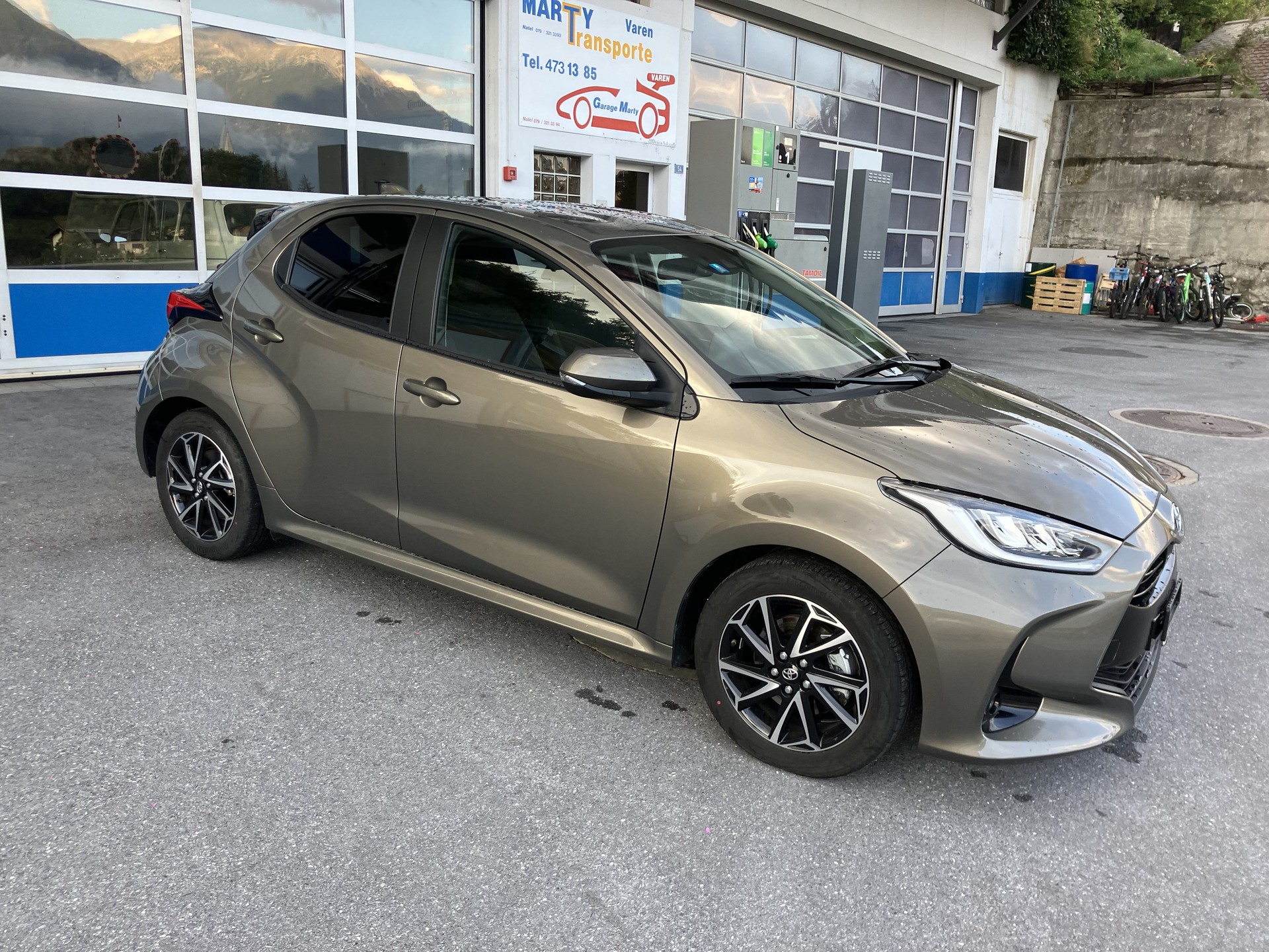 TOYOTA Yaris 1.5 Trend e-CVT-image-1