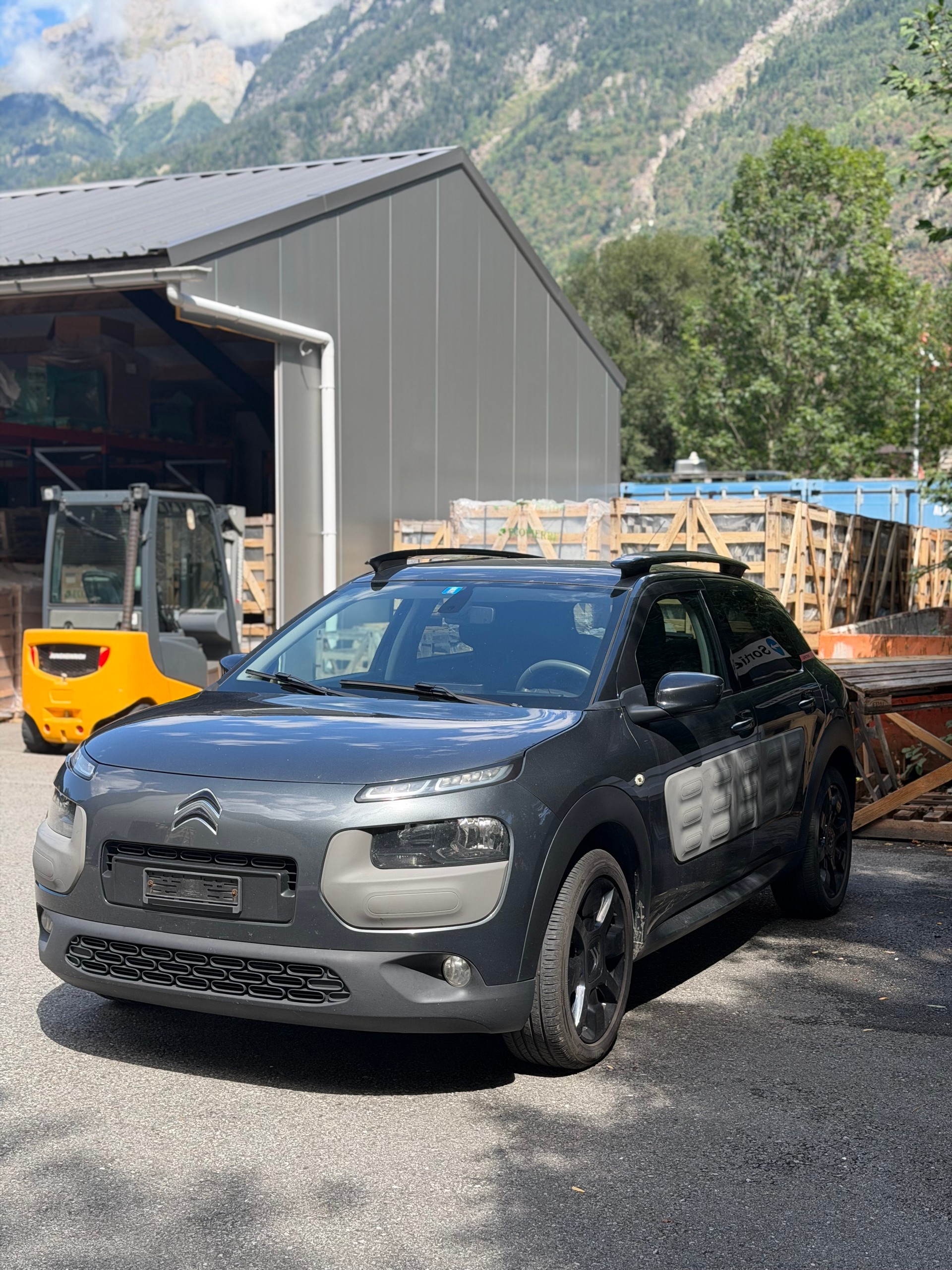 CITROEN C4 Cactus 1.6 e-HDi Feel ETG6-image-1