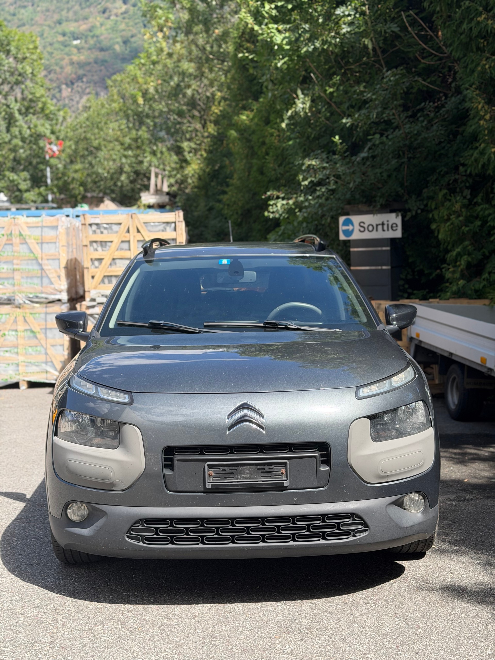CITROEN C4 Cactus 1.6 e-HDi Feel ETG6-image-0