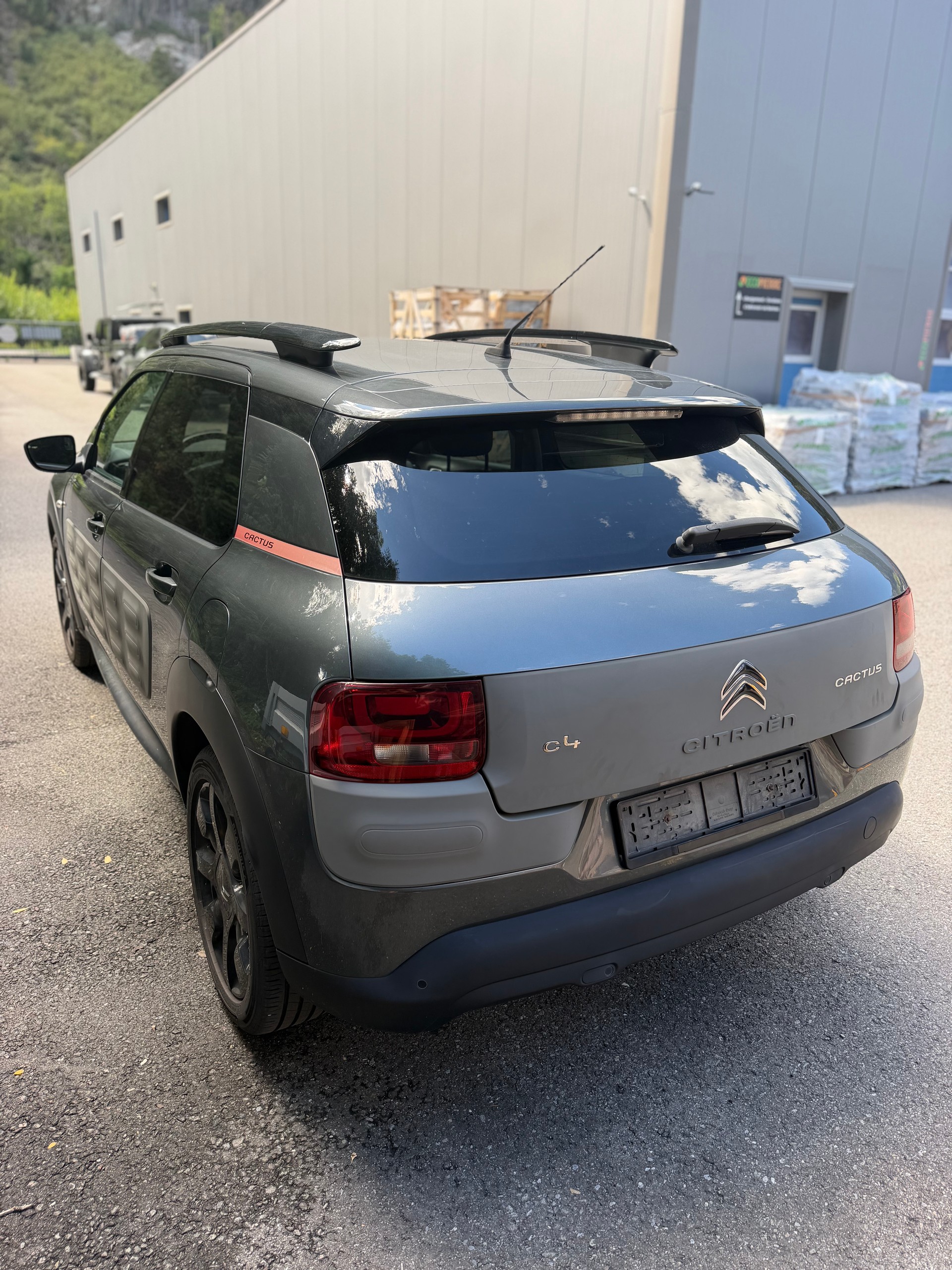 CITROEN C4 Cactus 1.6 e-HDi Feel ETG6-image-5